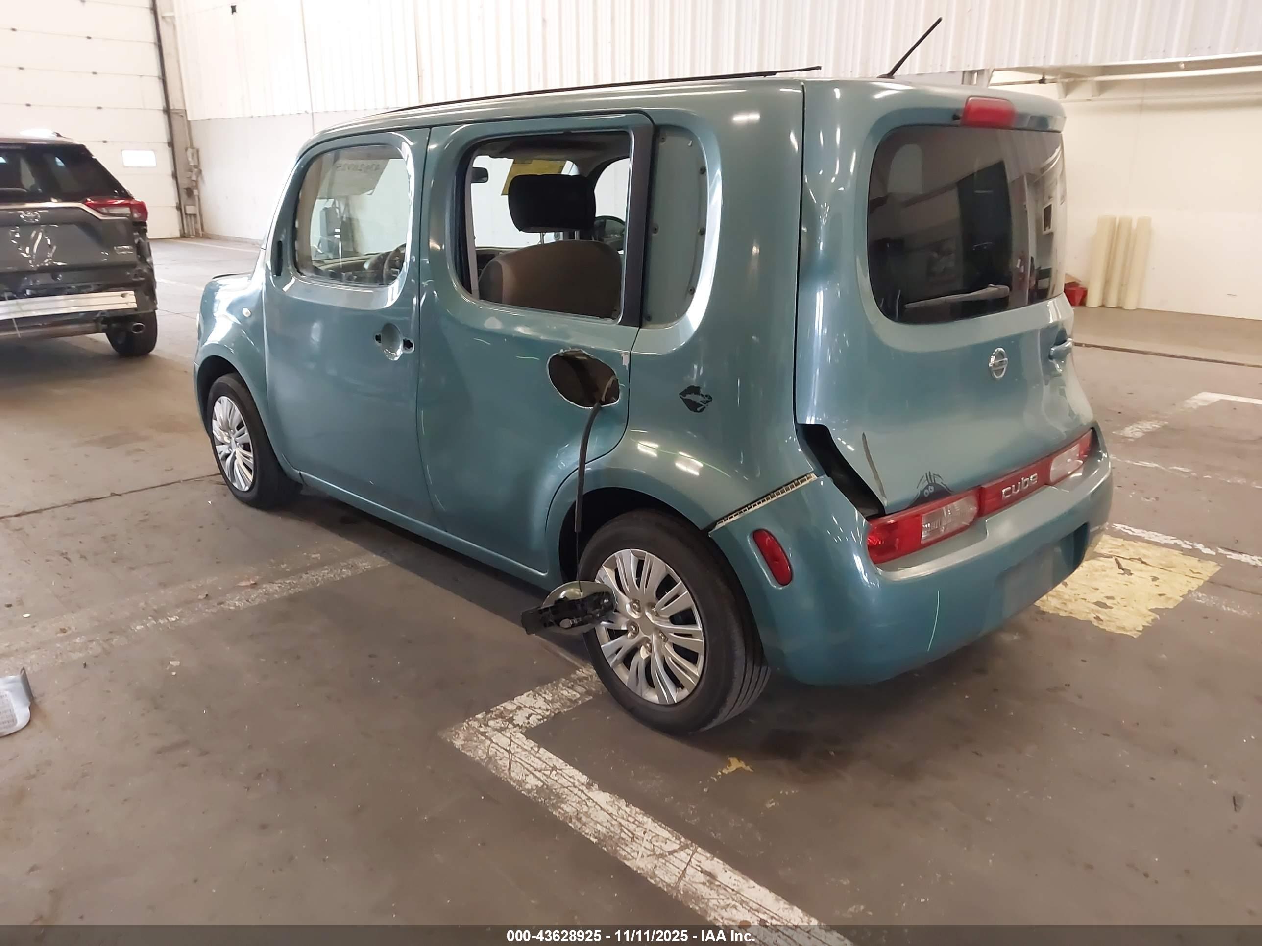 NISSAN CUBE image 3