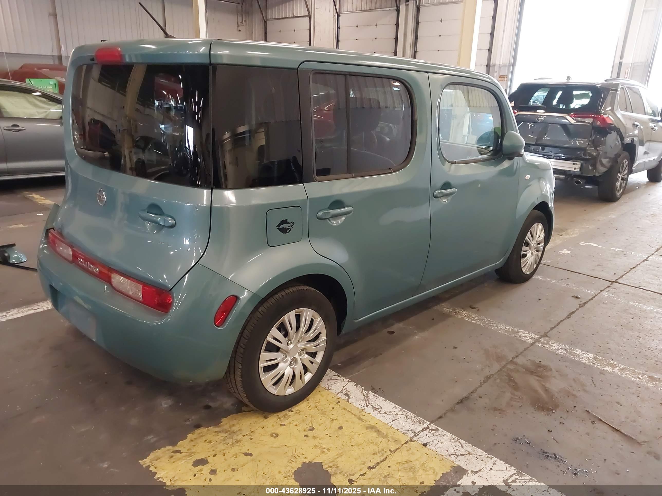 NISSAN CUBE image 4