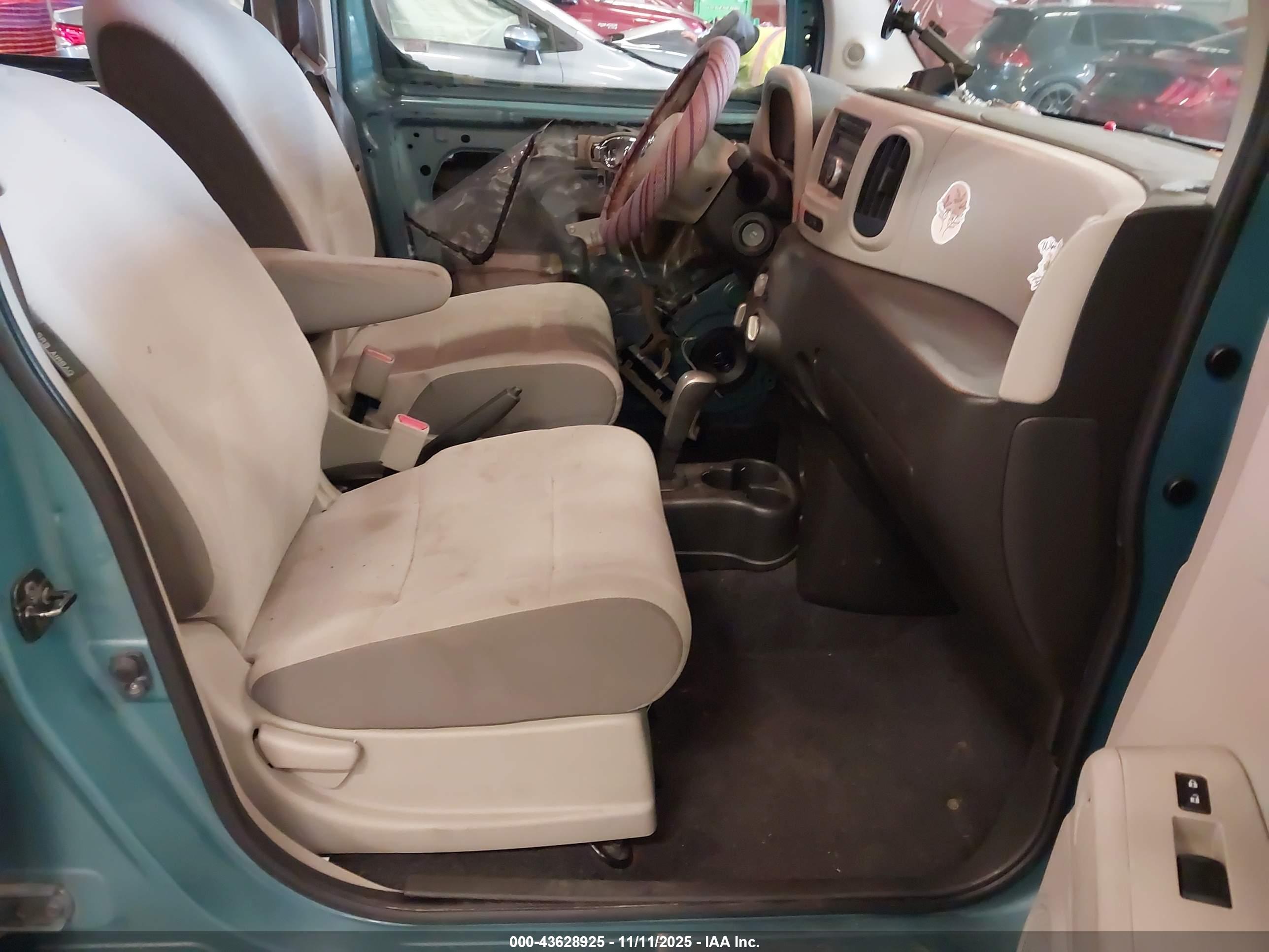 NISSAN CUBE image 5