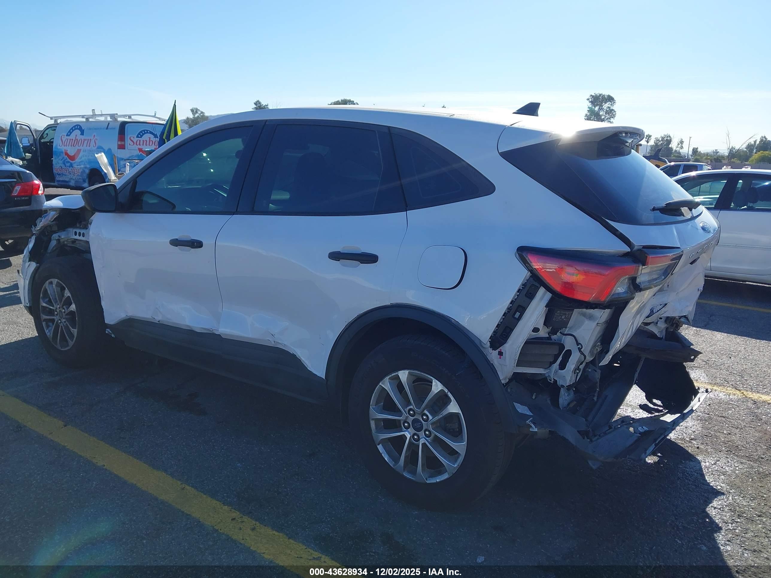 FORD ESCAPE image 3