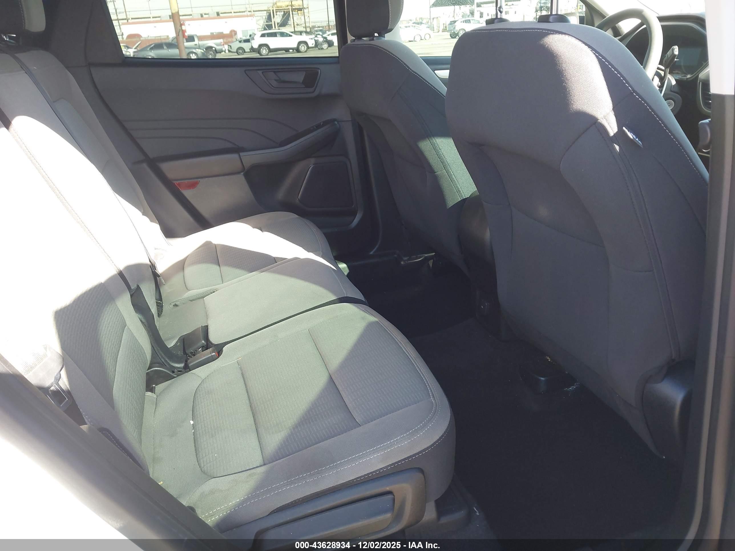 FORD ESCAPE image 8