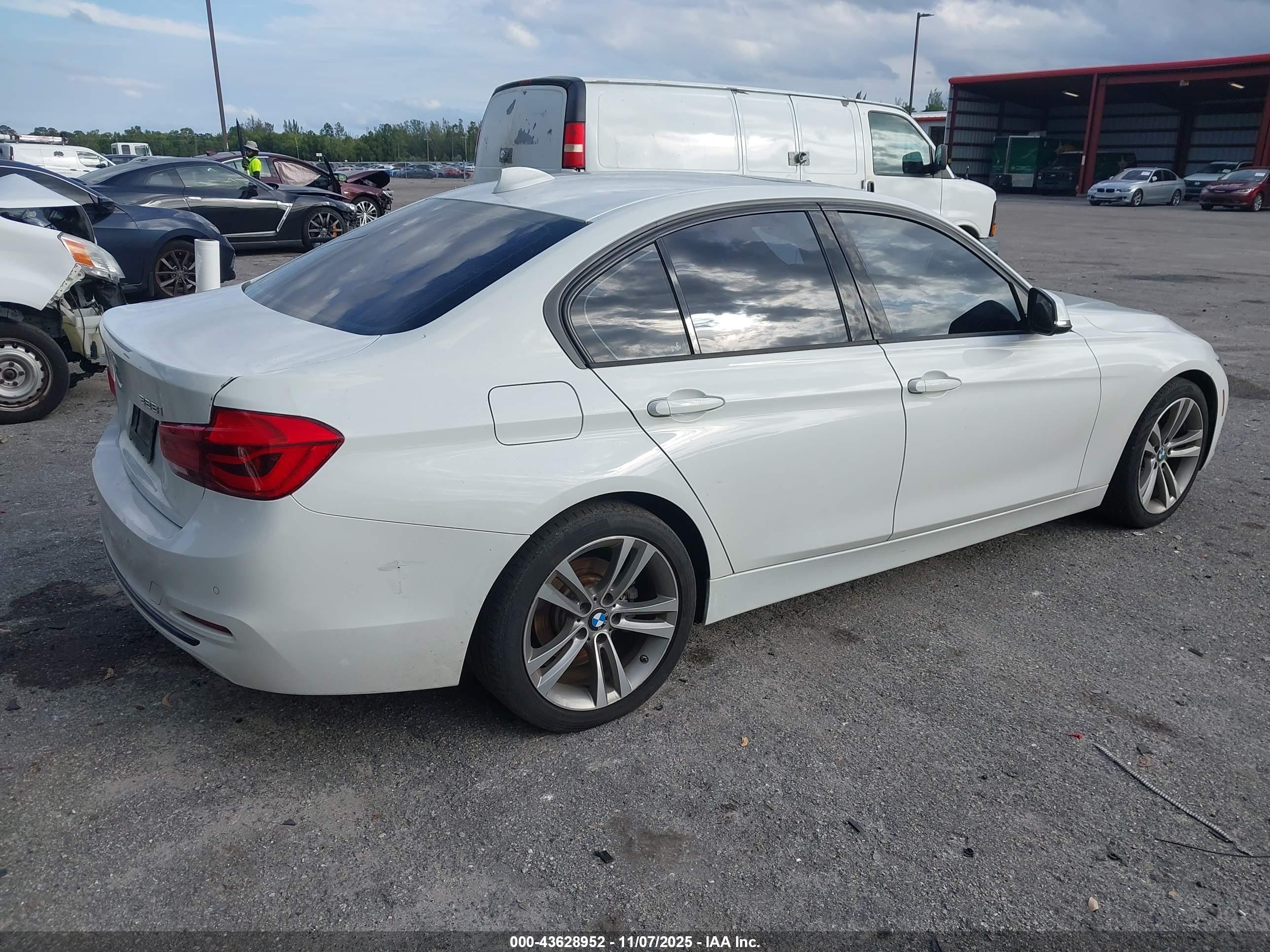 BMW 328I image 4