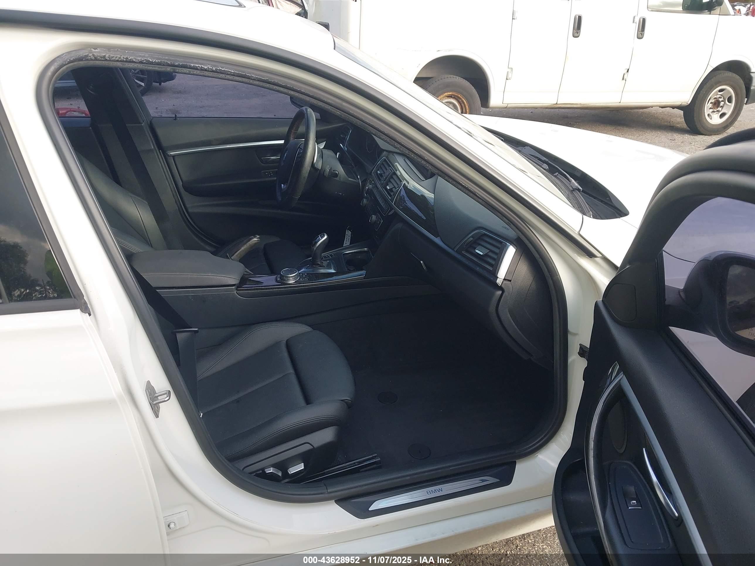 BMW 328I image 5