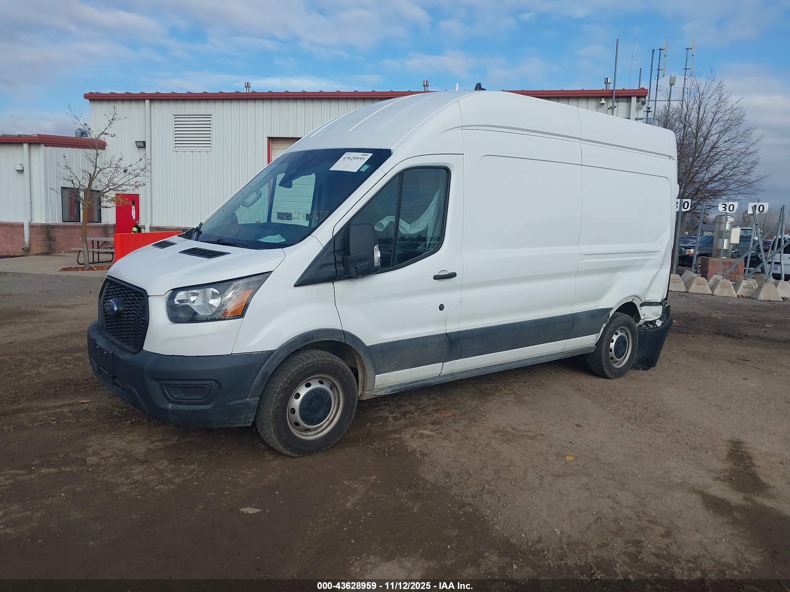 FORD TRANSIT-250 image 2