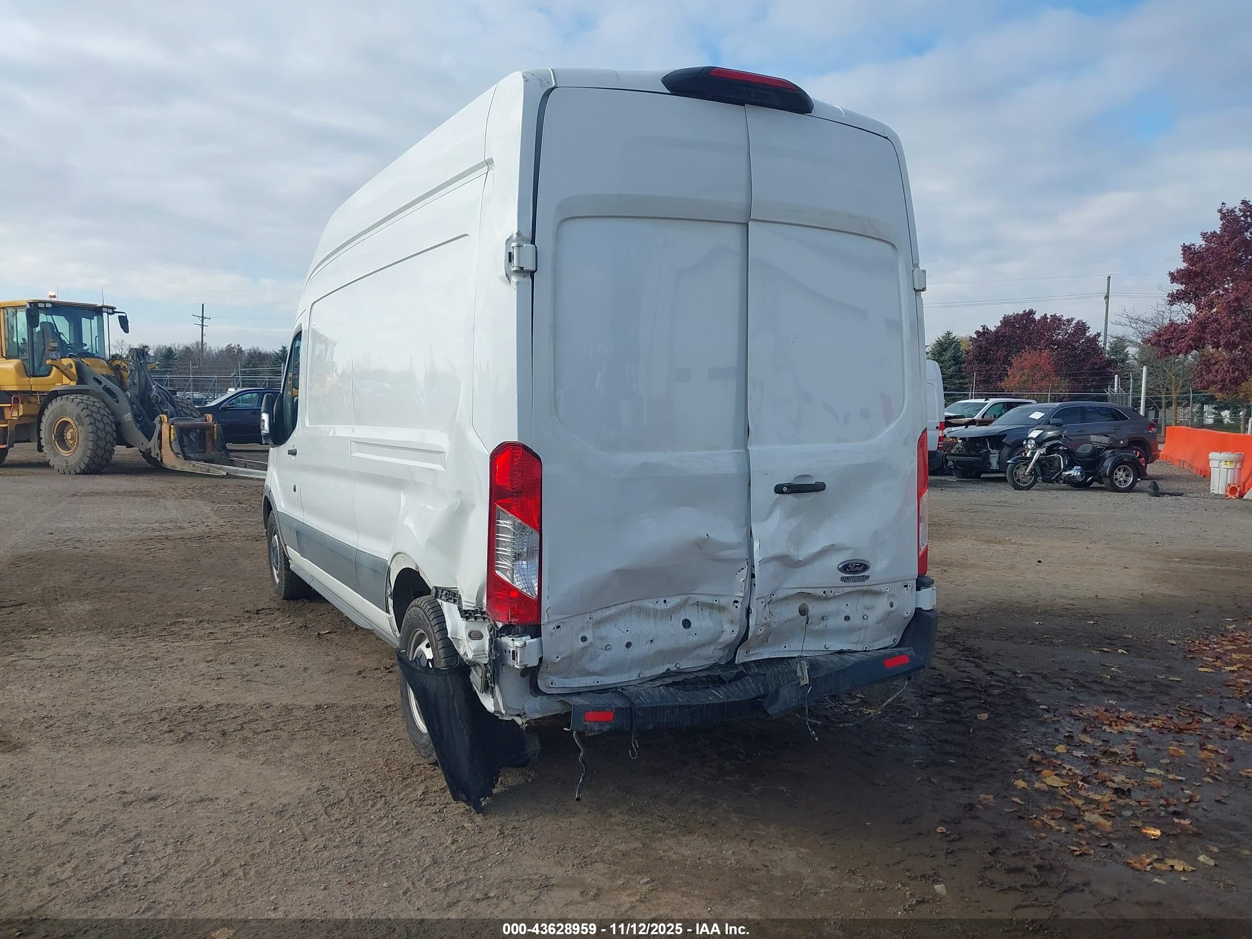 FORD TRANSIT-250 image 6