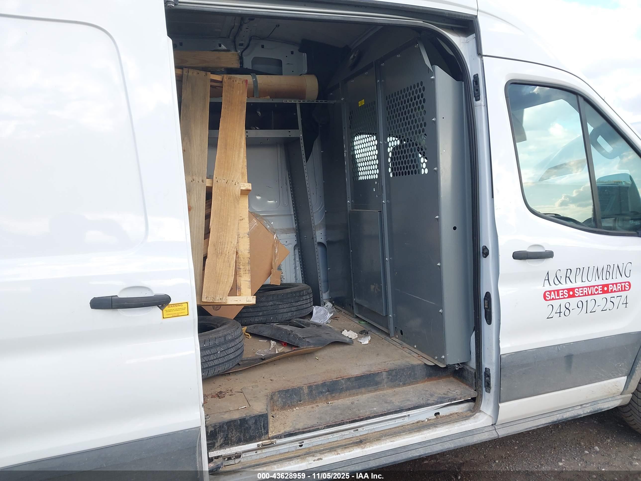 FORD TRANSIT-250 image 8