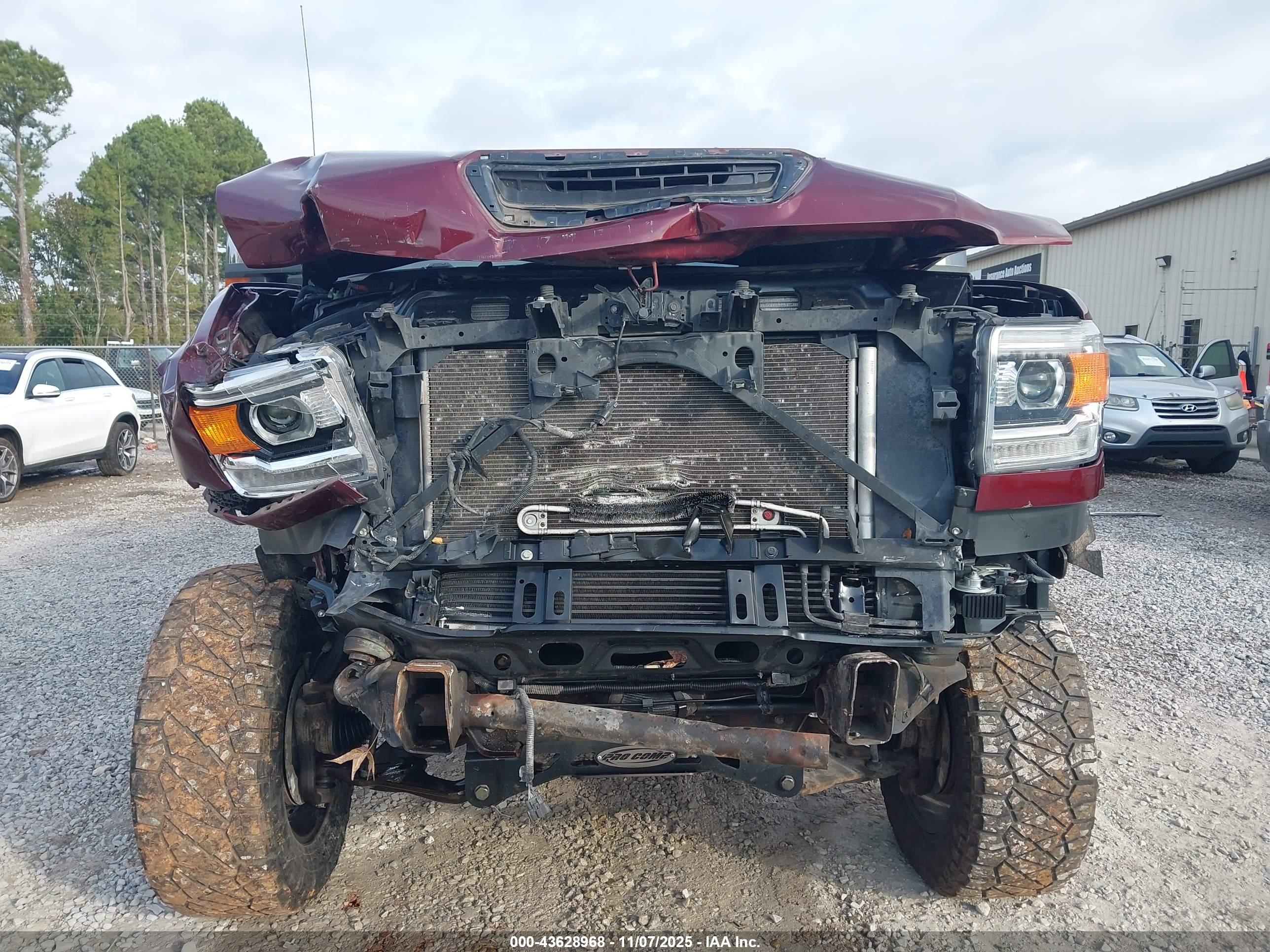 GMC SIERRA image 6