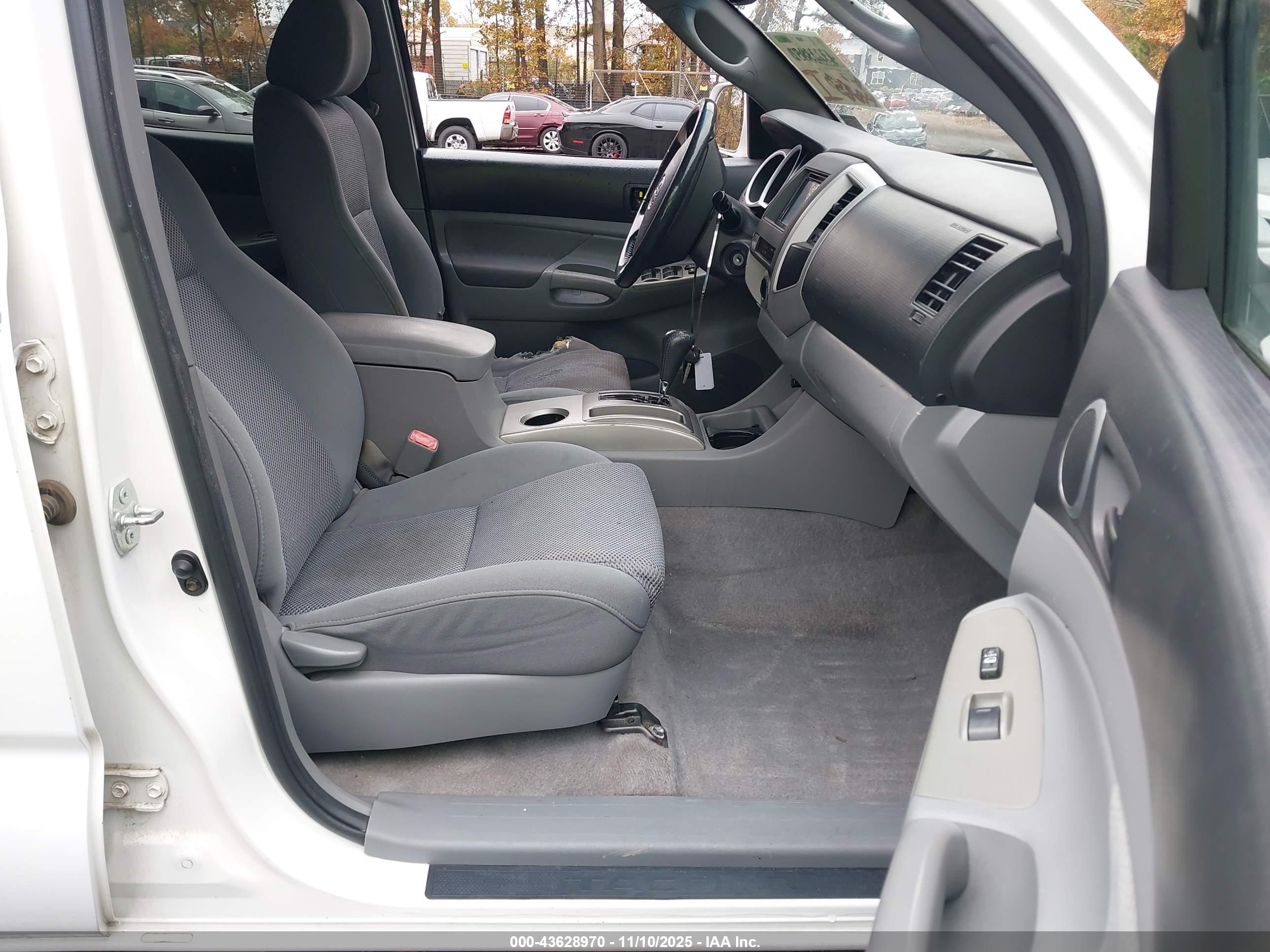 TOYOTA TACOMA image 5