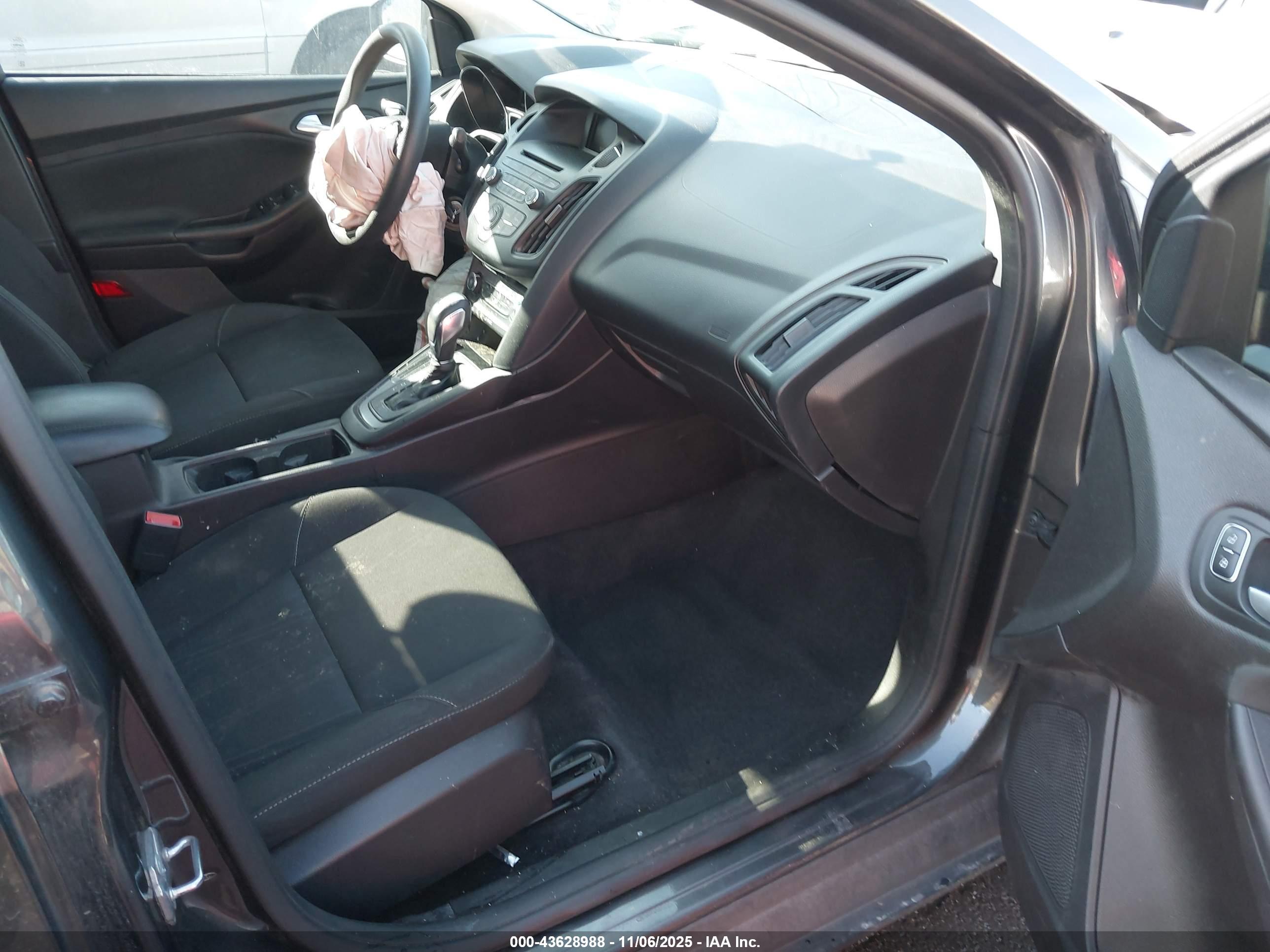 FORD FOCUS image 5