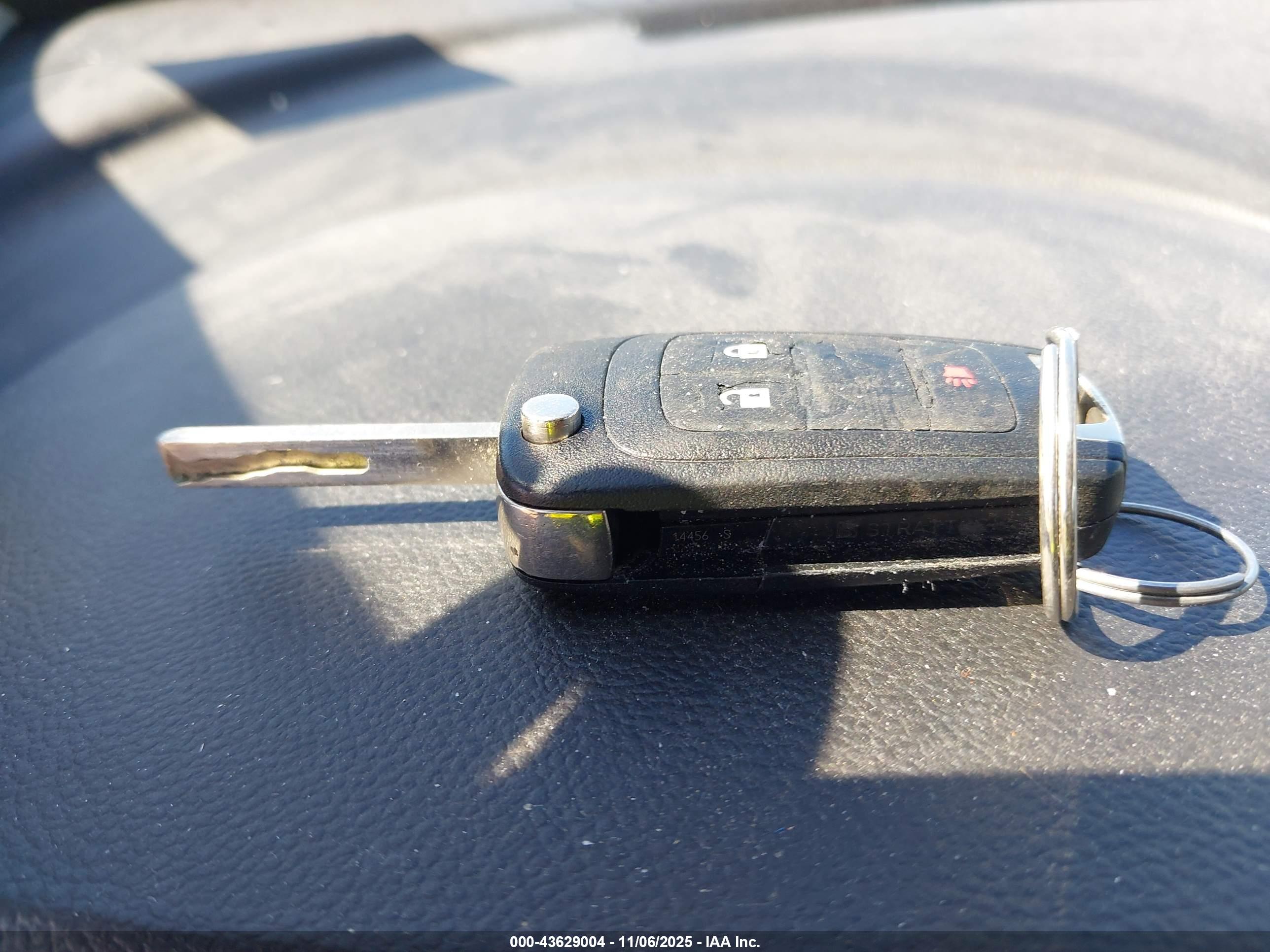 CHEVROLET EQUINOX image 11