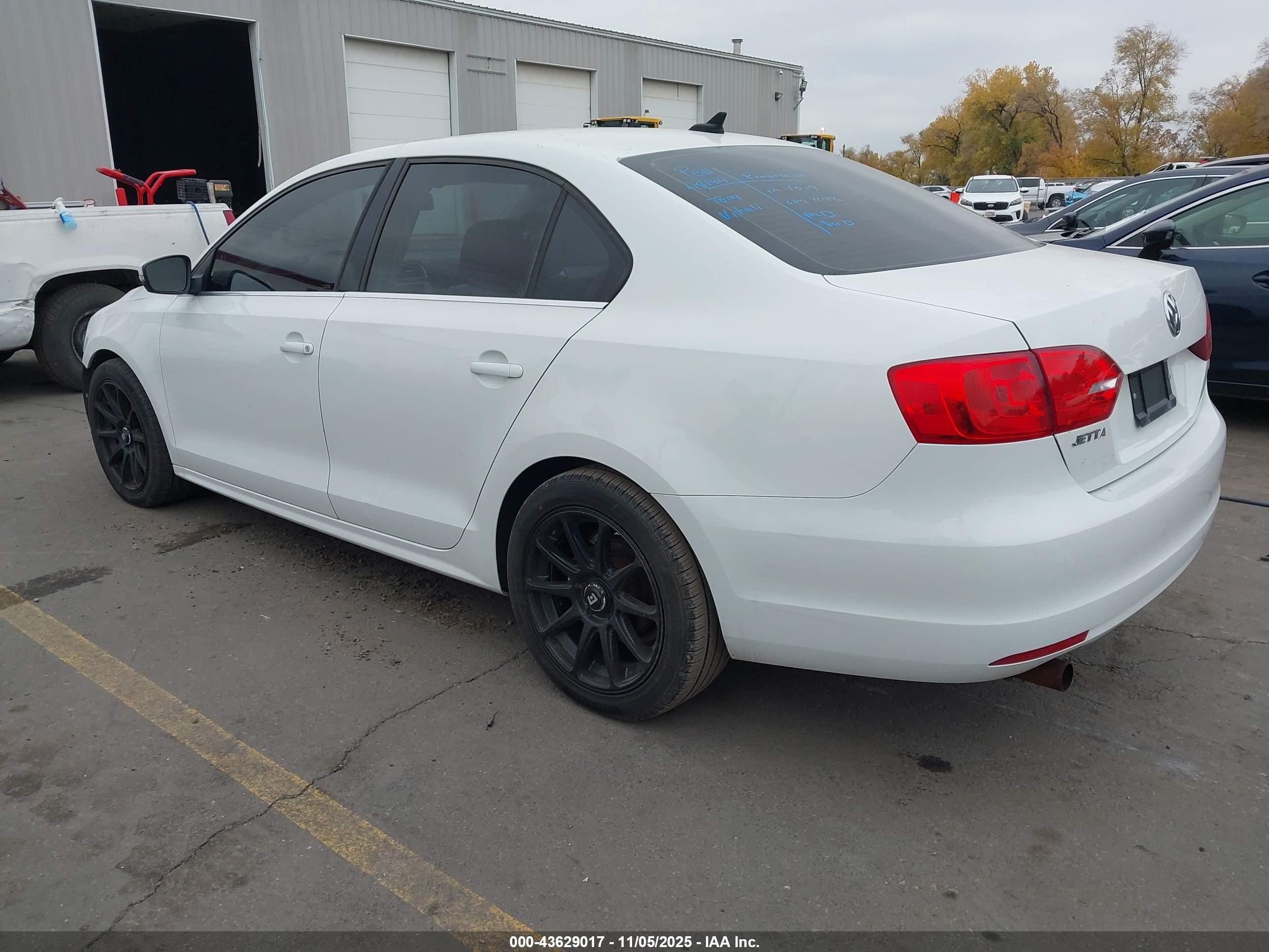 VOLKSWAGEN JETTA image 3