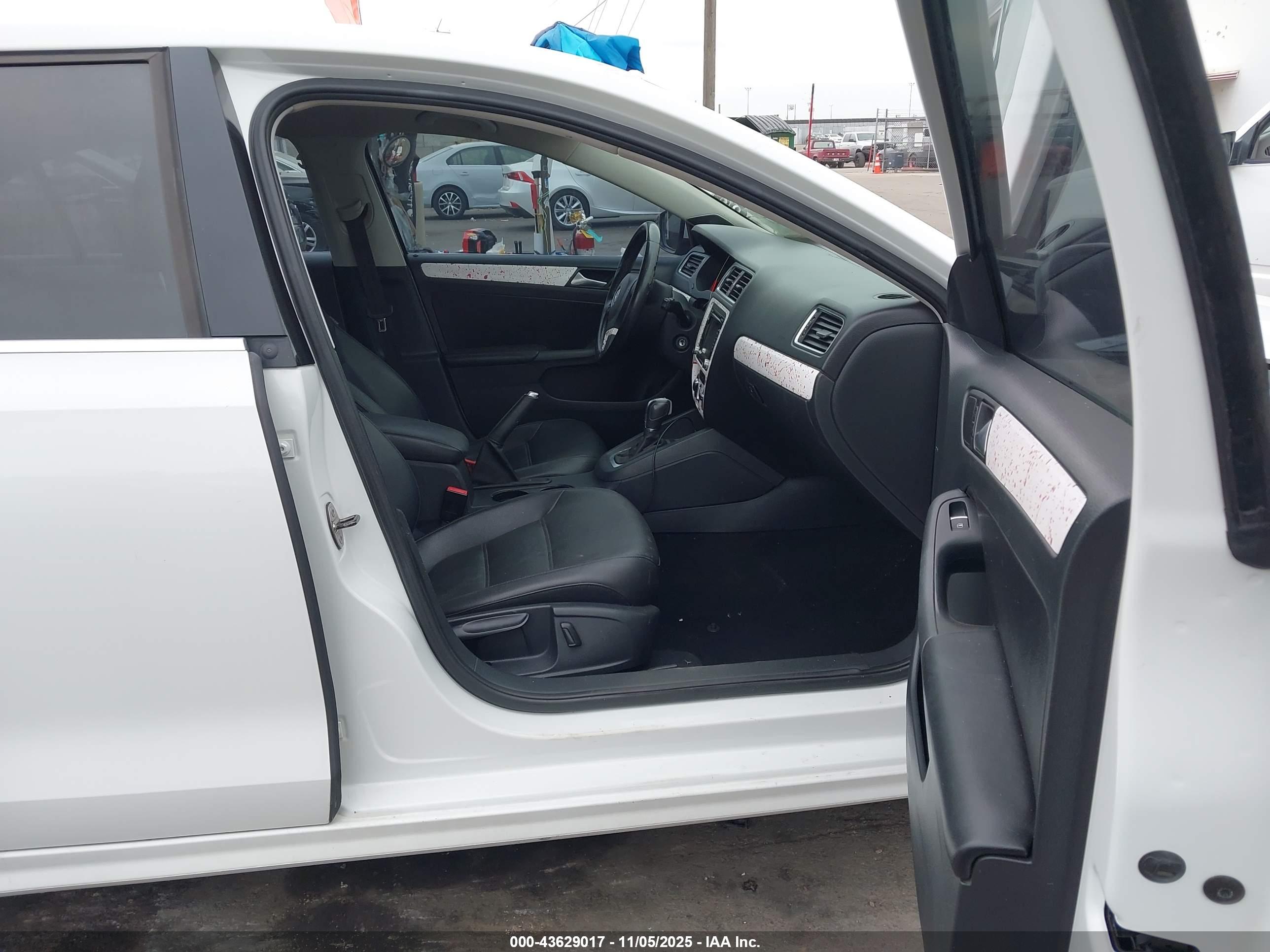 VOLKSWAGEN JETTA image 5