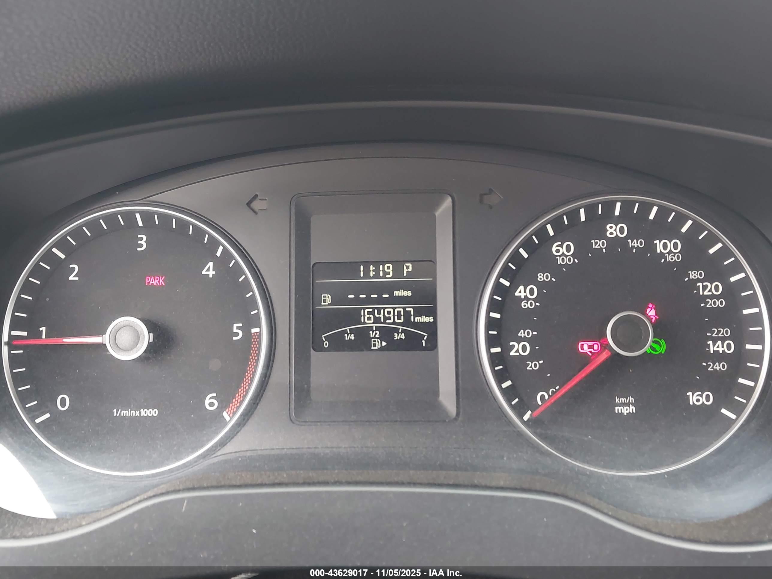 VOLKSWAGEN JETTA image 7