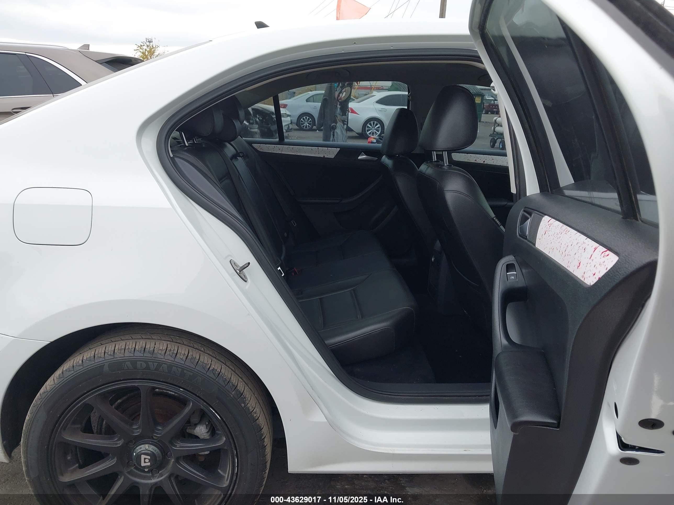 VOLKSWAGEN JETTA image 8