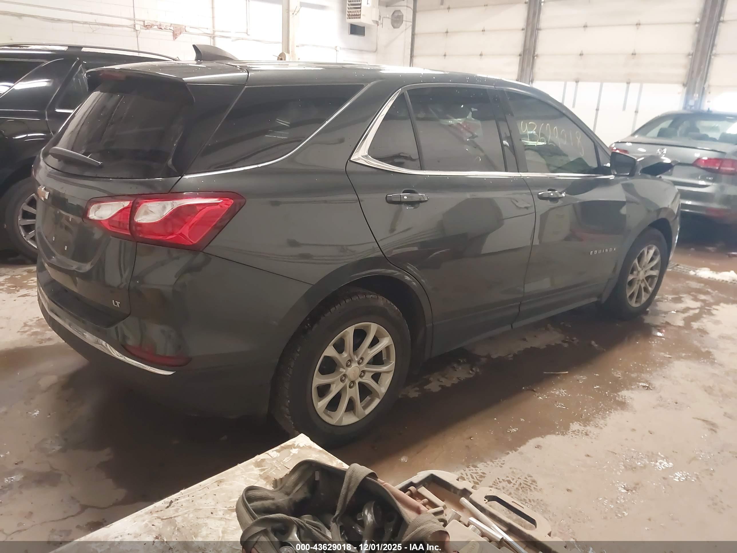 CHEVROLET EQUINOX image 4