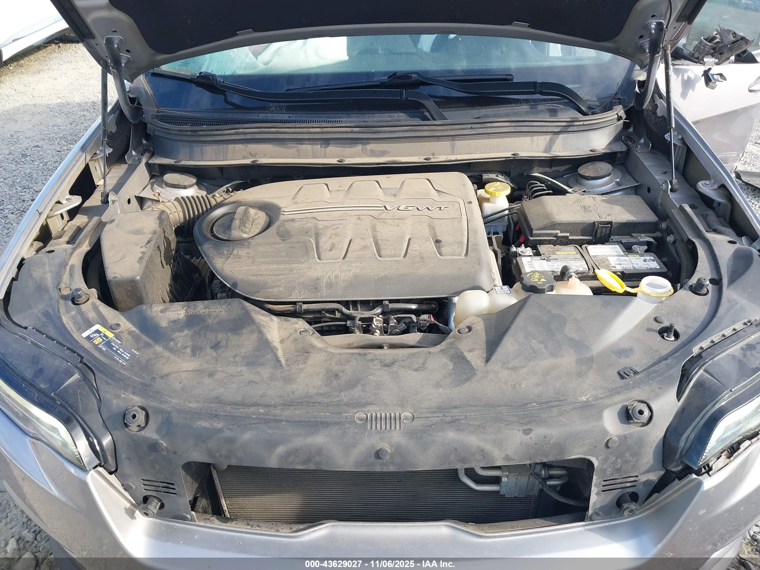 JEEP CHEROKEE image 10