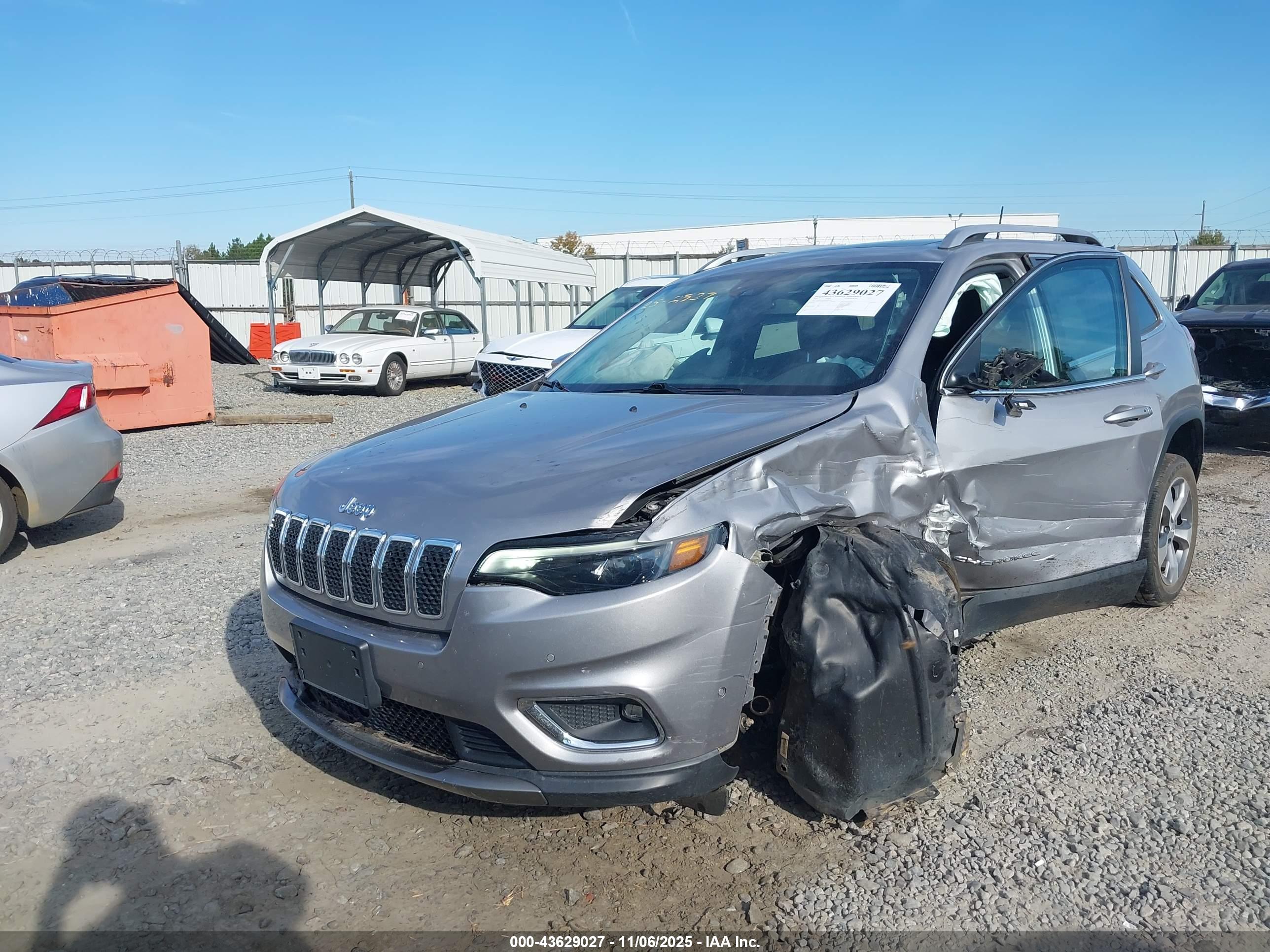 JEEP CHEROKEE image 6