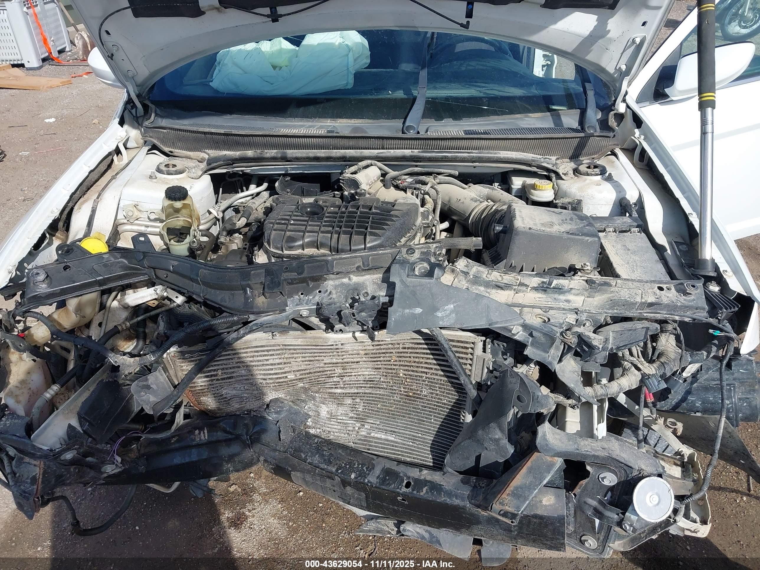 CHRYSLER 200 image 10