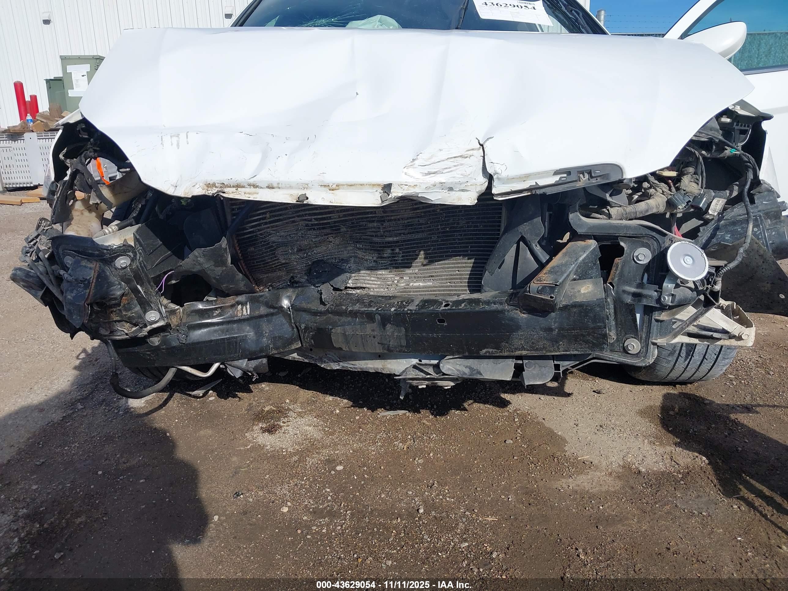 CHRYSLER 200 image 6