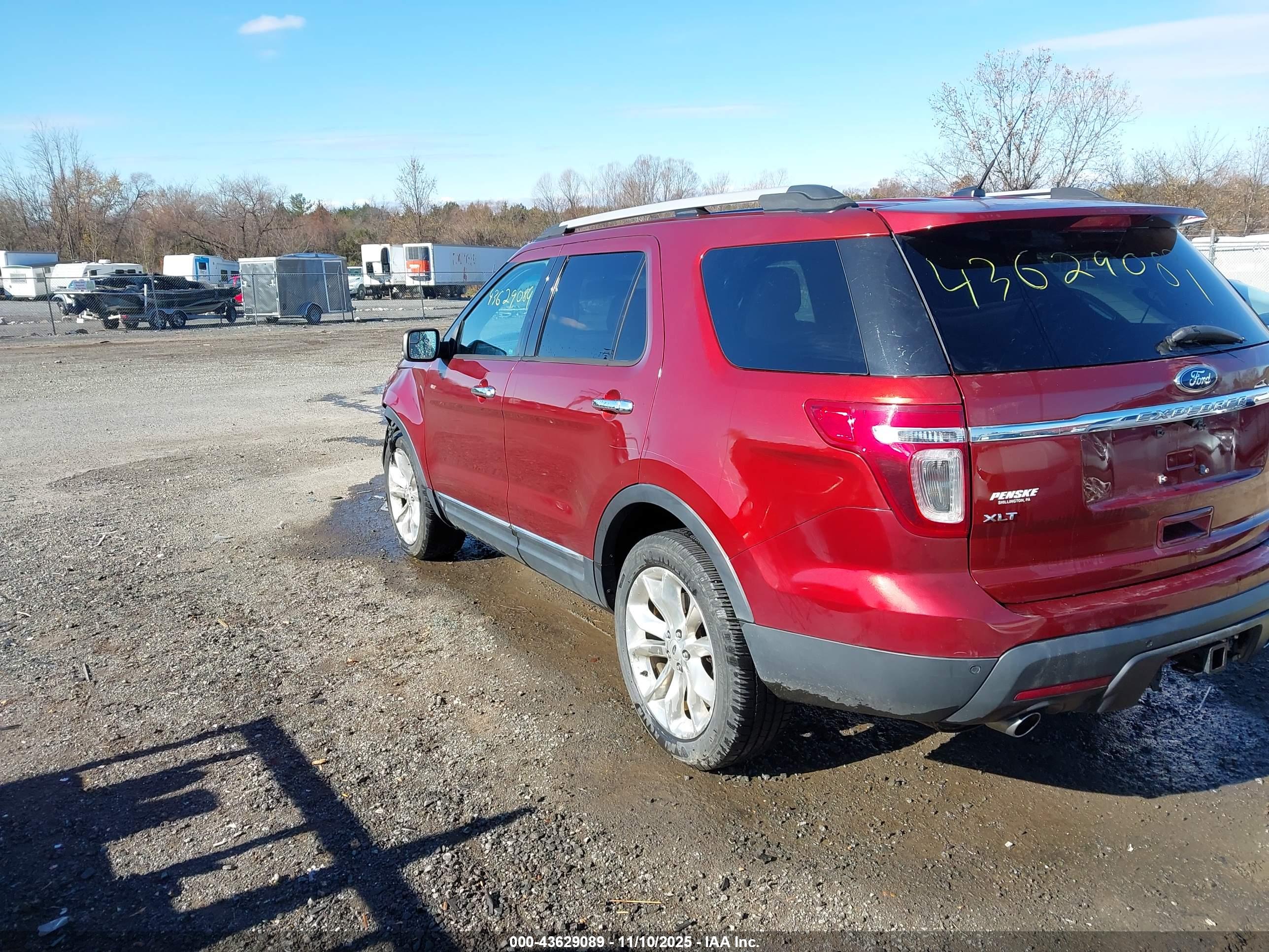 FORD EXPLORER image 3