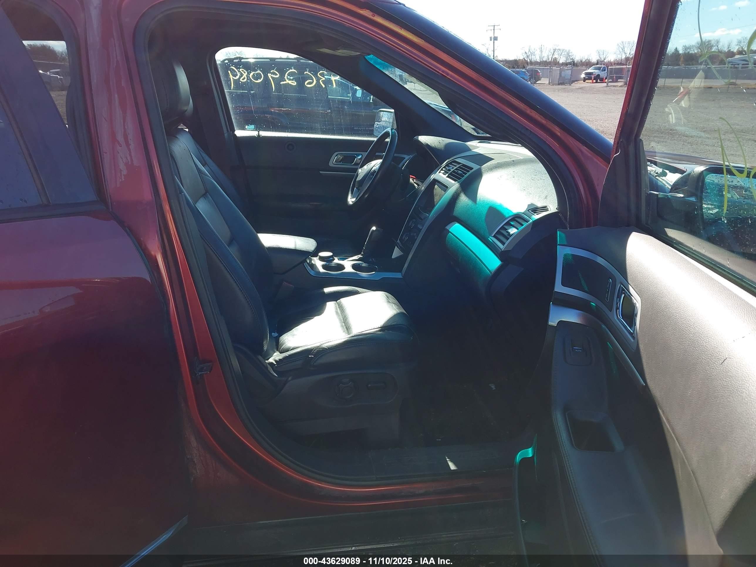 FORD EXPLORER image 5
