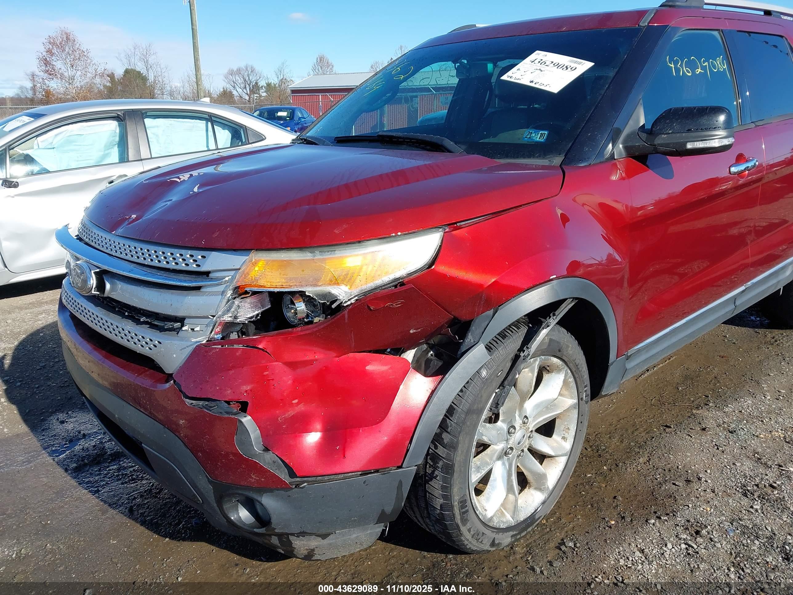 FORD EXPLORER image 6