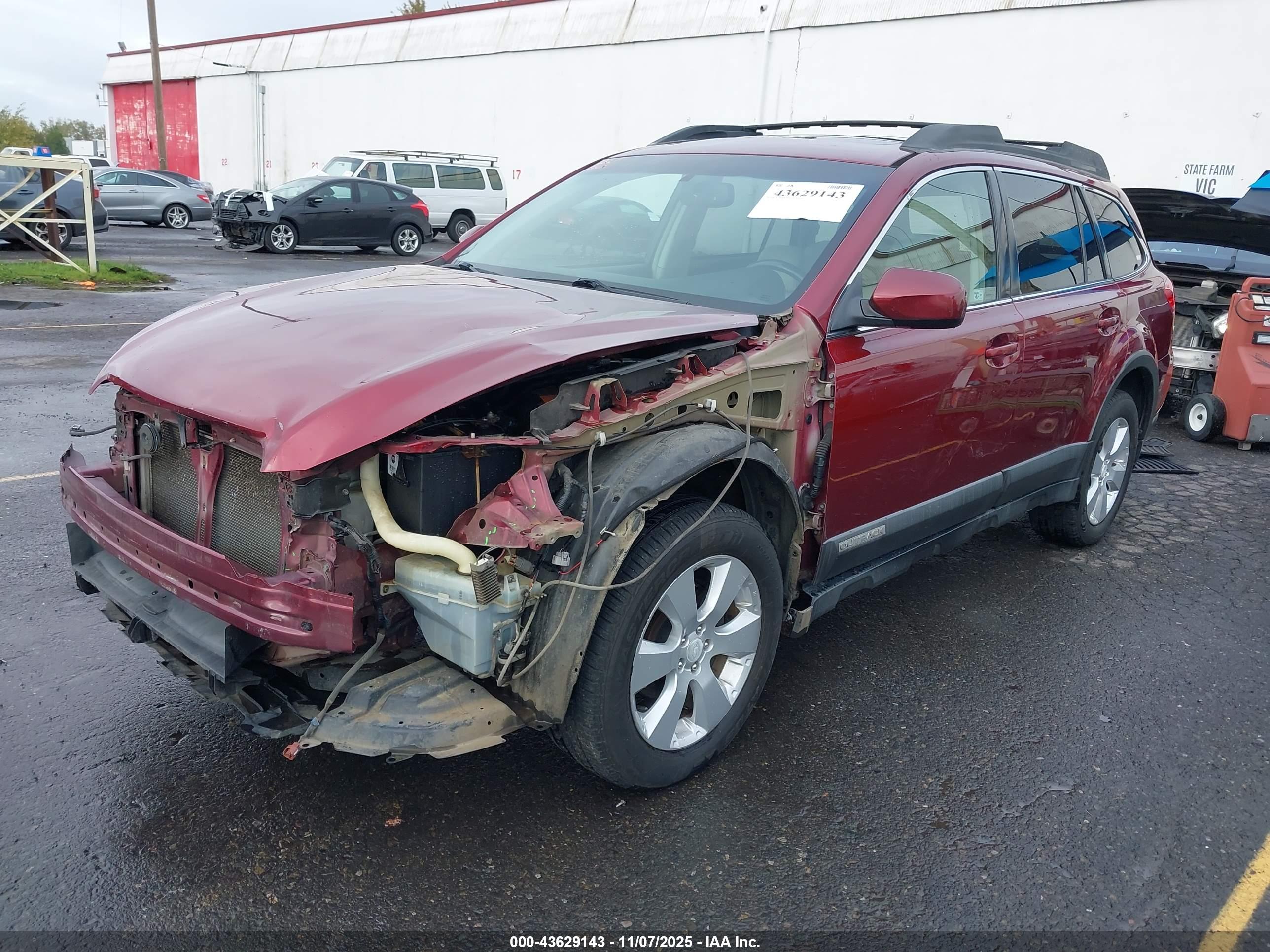 SUBARU OUTBACK image 2