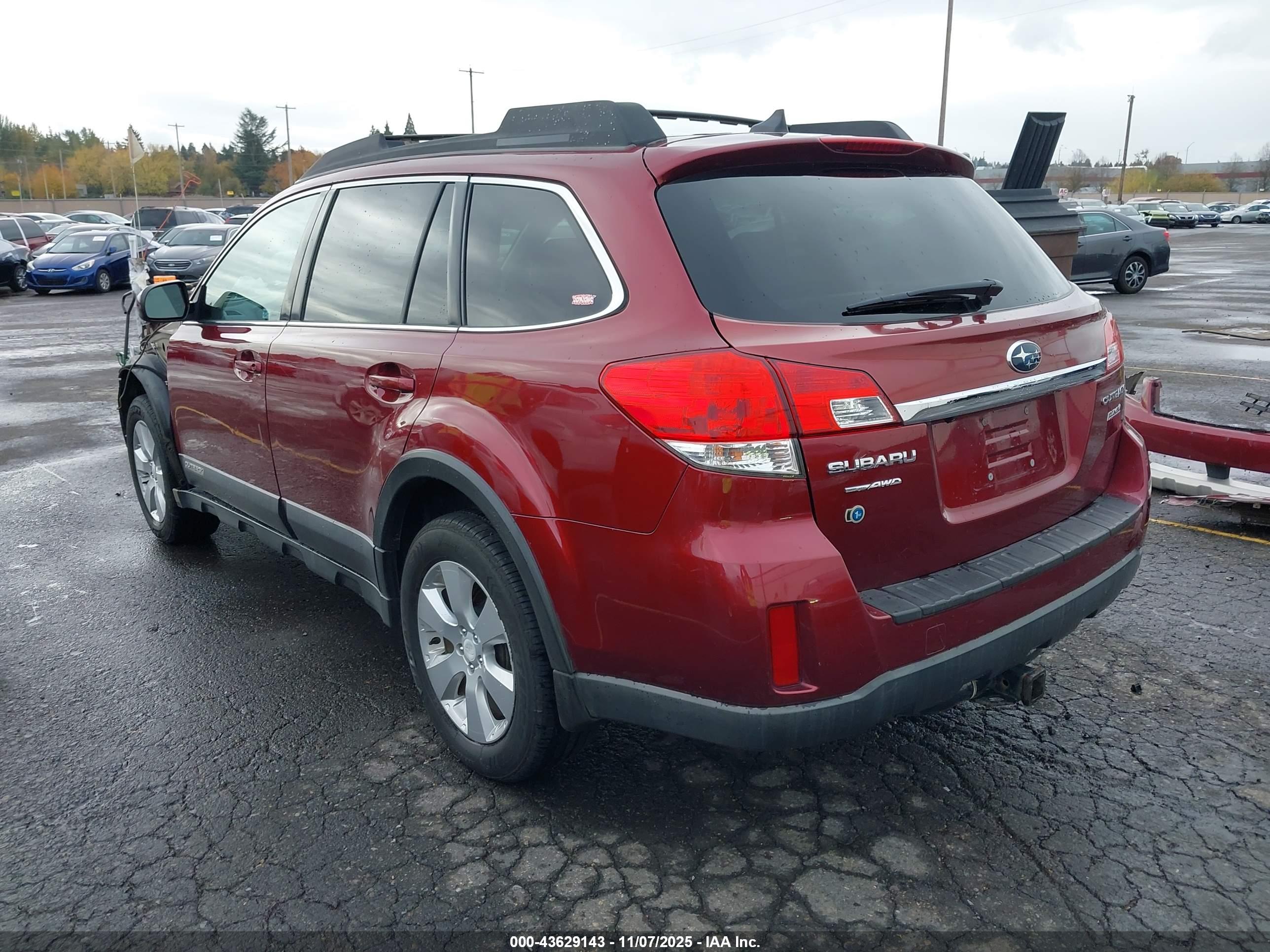 SUBARU OUTBACK image 3