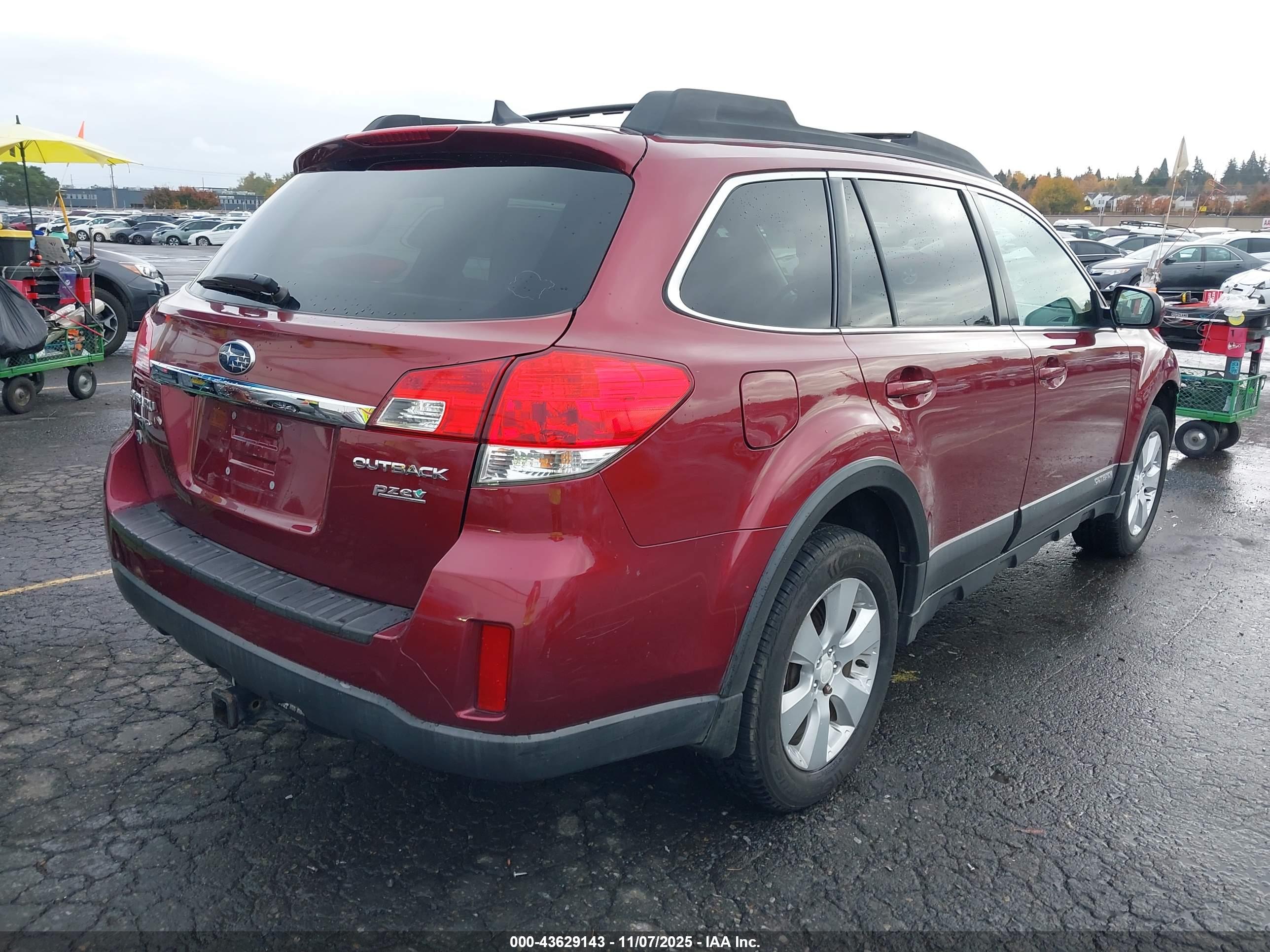 SUBARU OUTBACK image 4