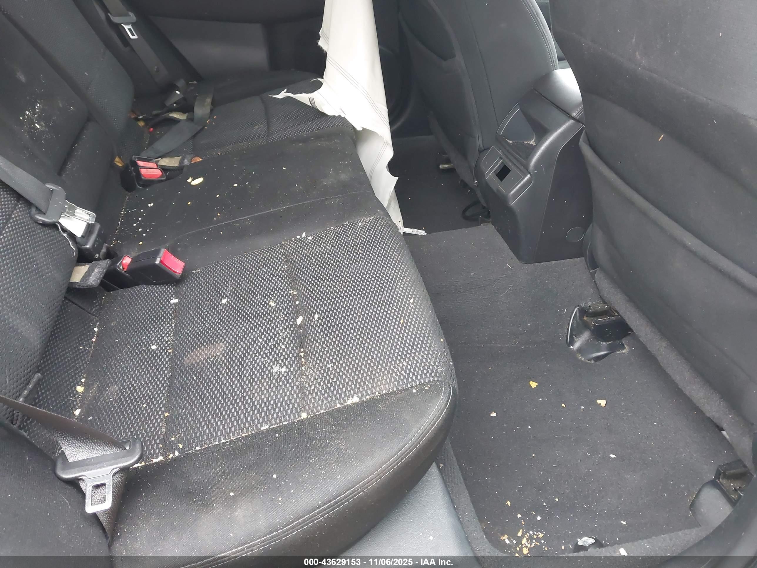 SUBARU OUTBACK image 8