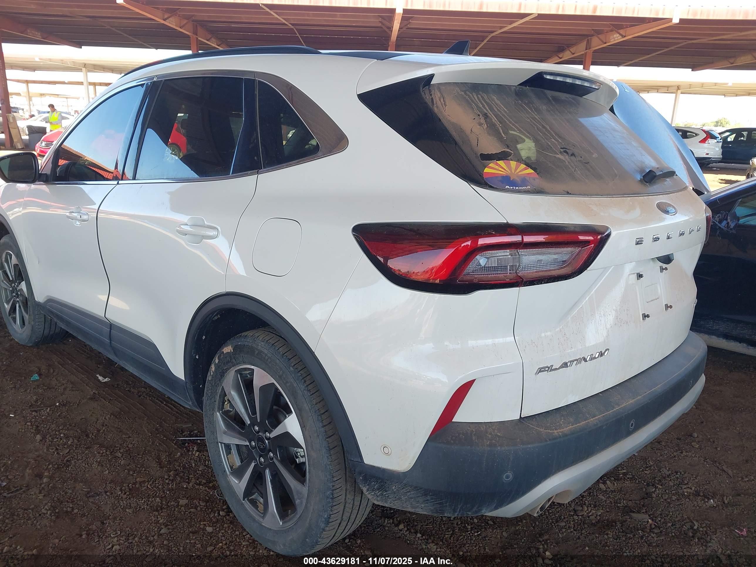 FORD ESCAPE image 3