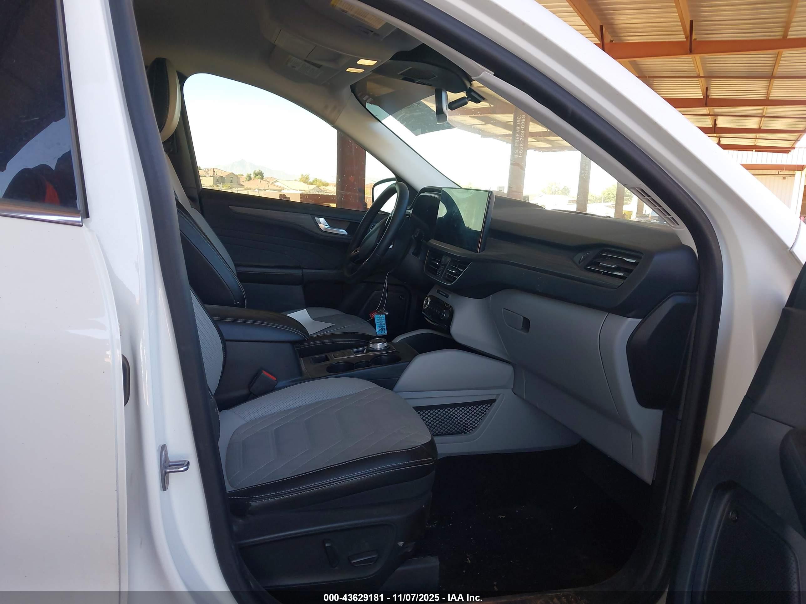 FORD ESCAPE image 5