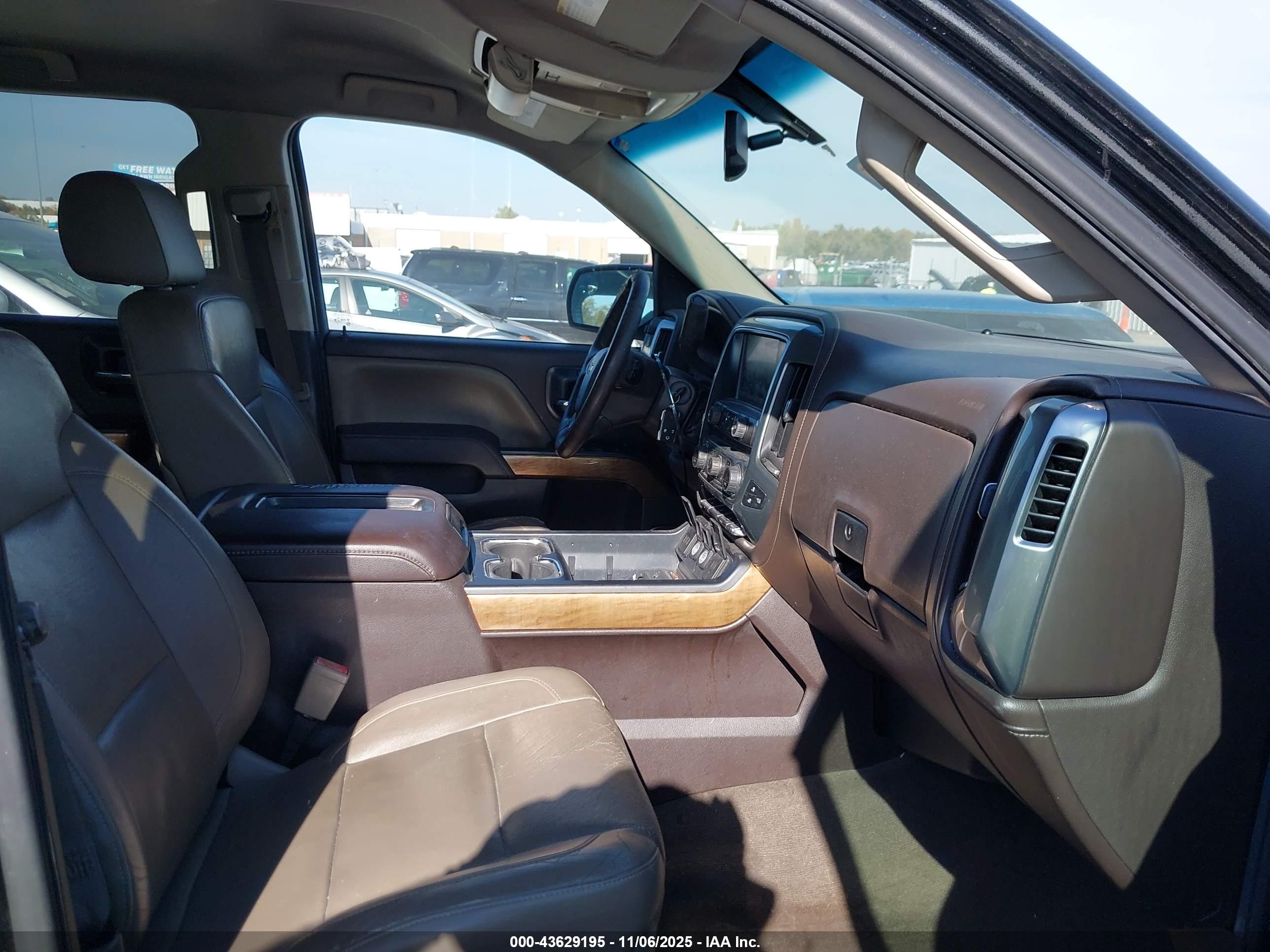 CHEVROLET SILVERADO image 5