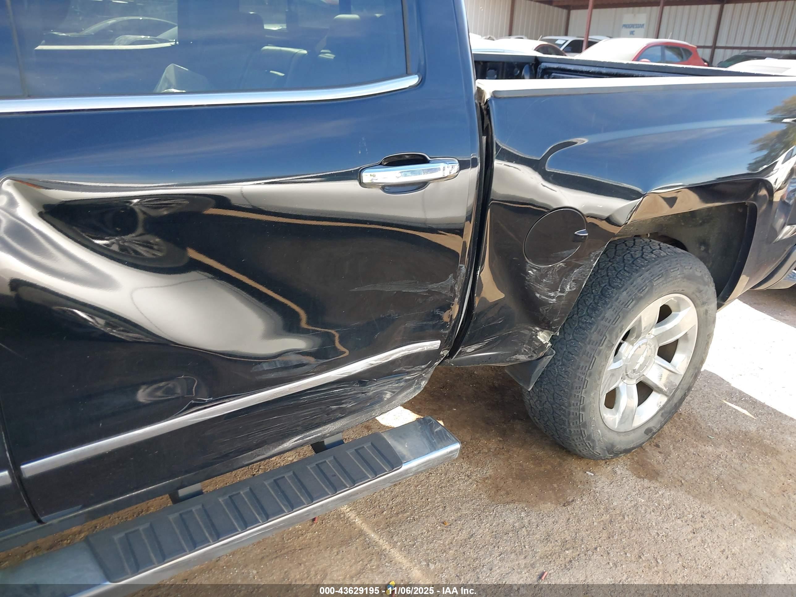CHEVROLET SILVERADO image 6