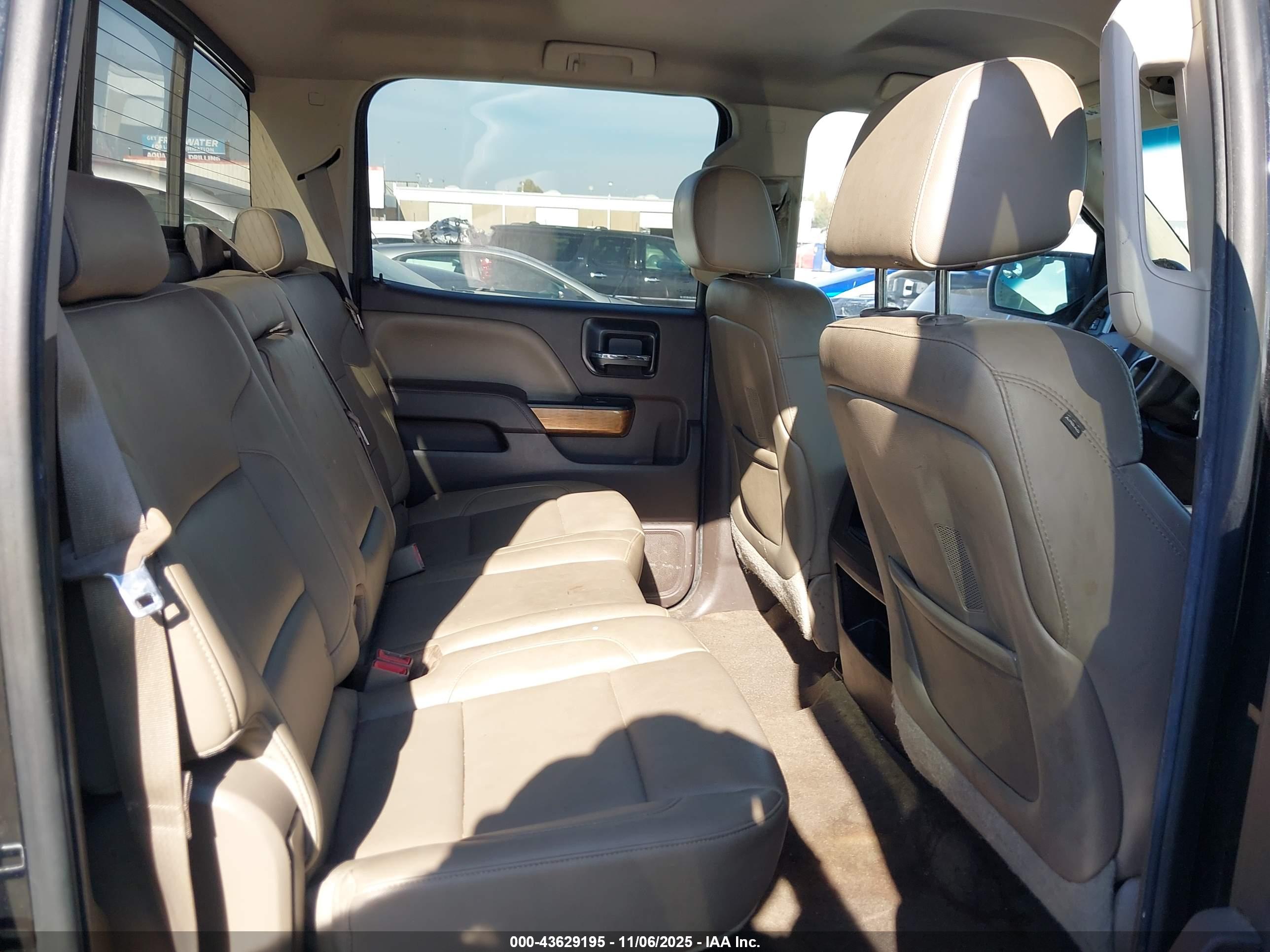 CHEVROLET SILVERADO image 8