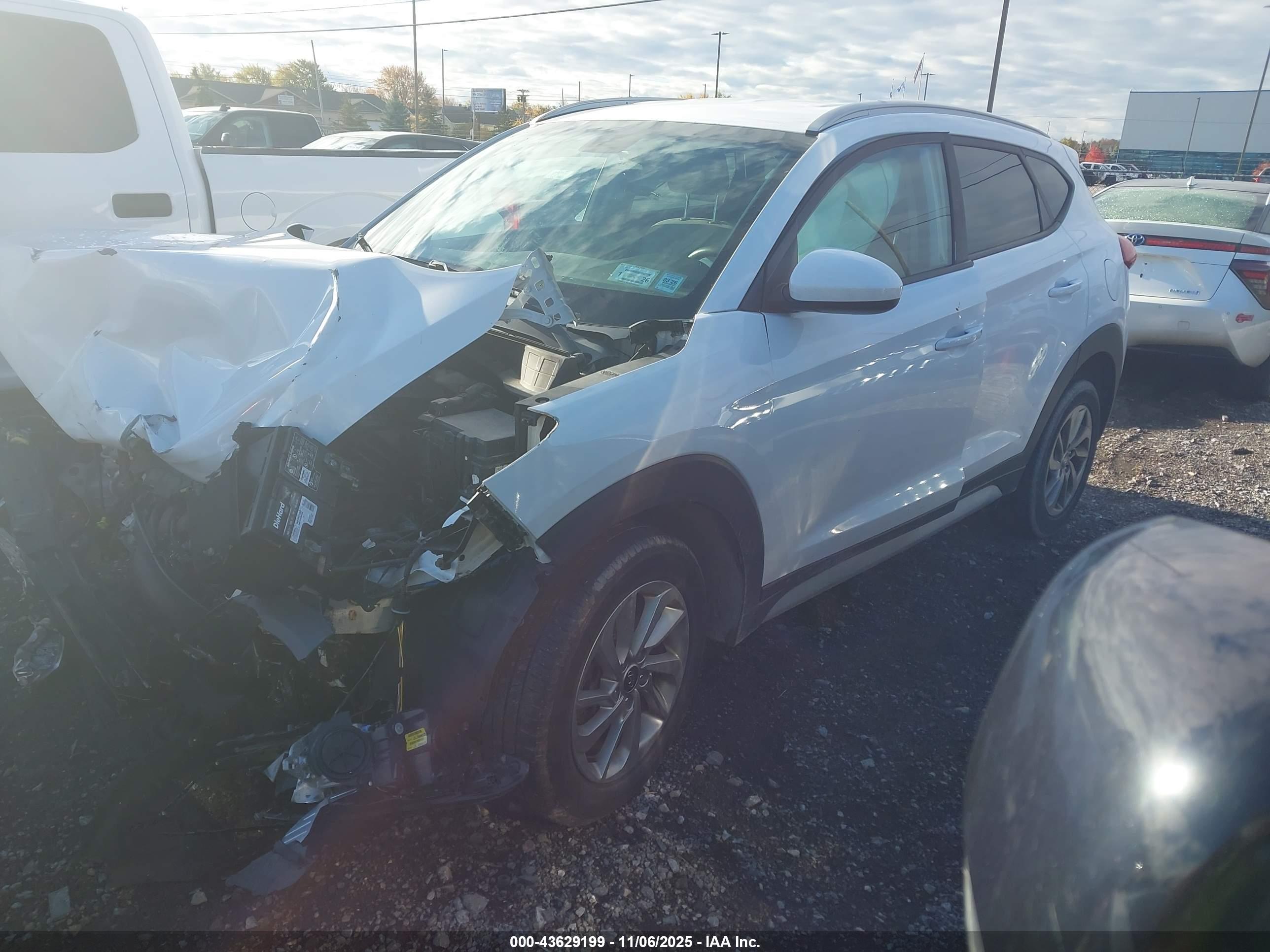 HYUNDAI TUCSON image 2