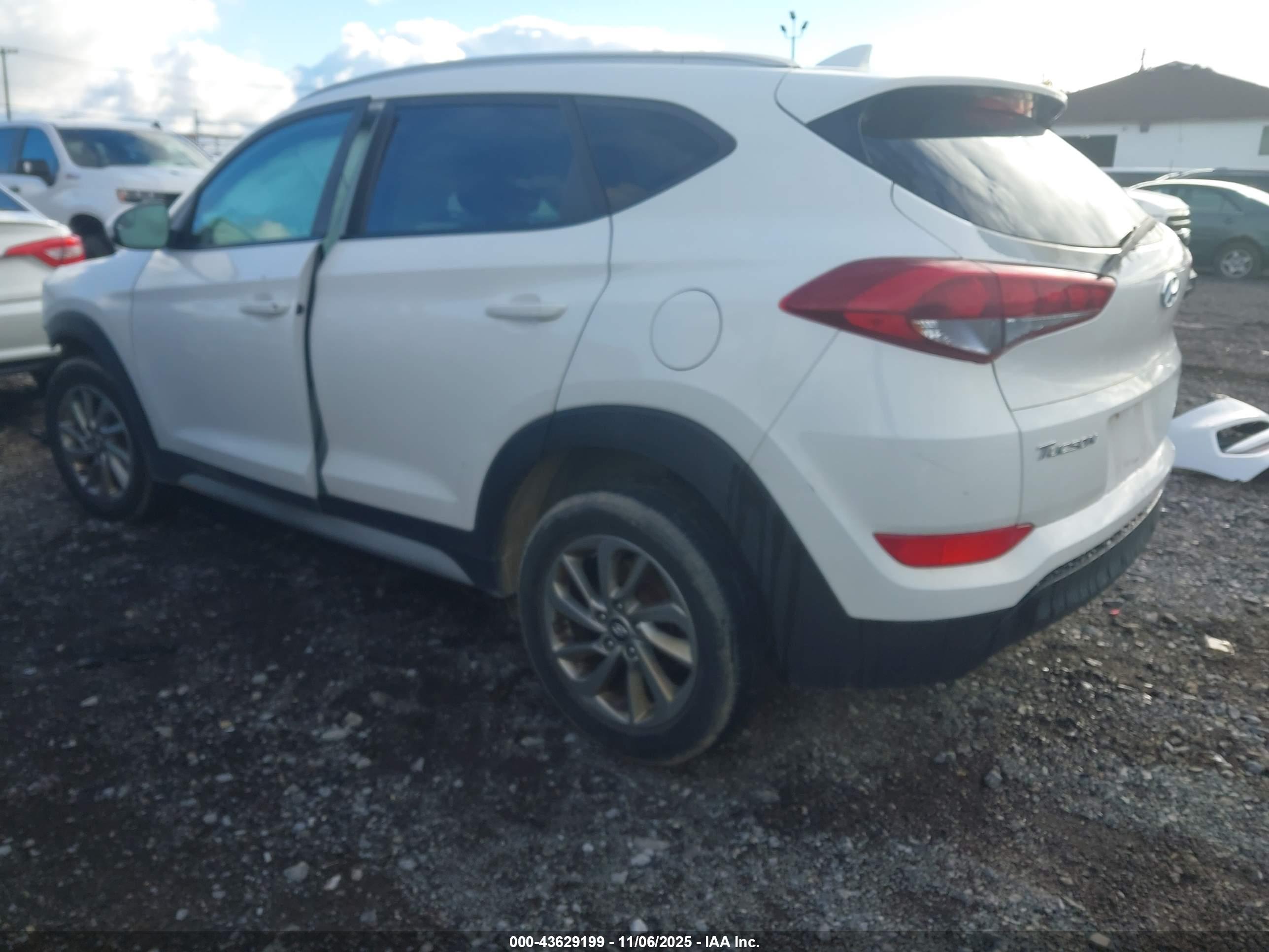 HYUNDAI TUCSON image 3