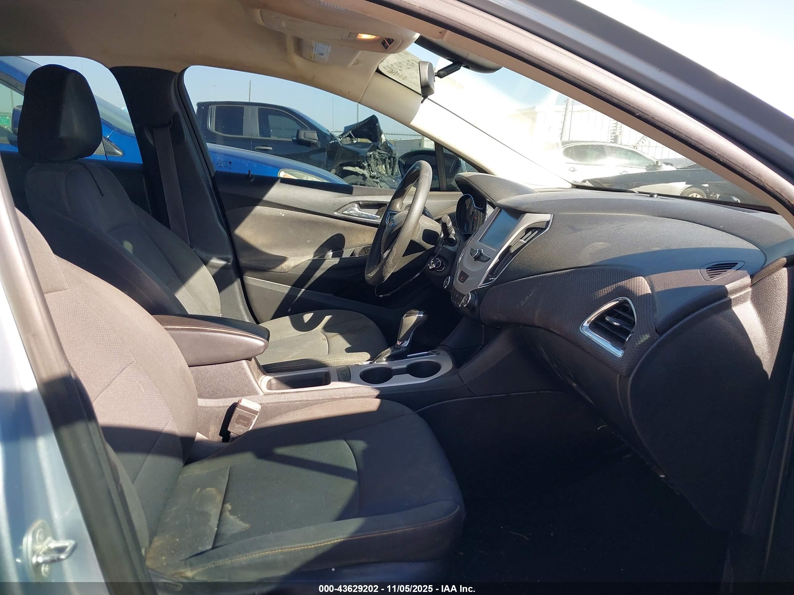 CHEVROLET CRUZE image 5