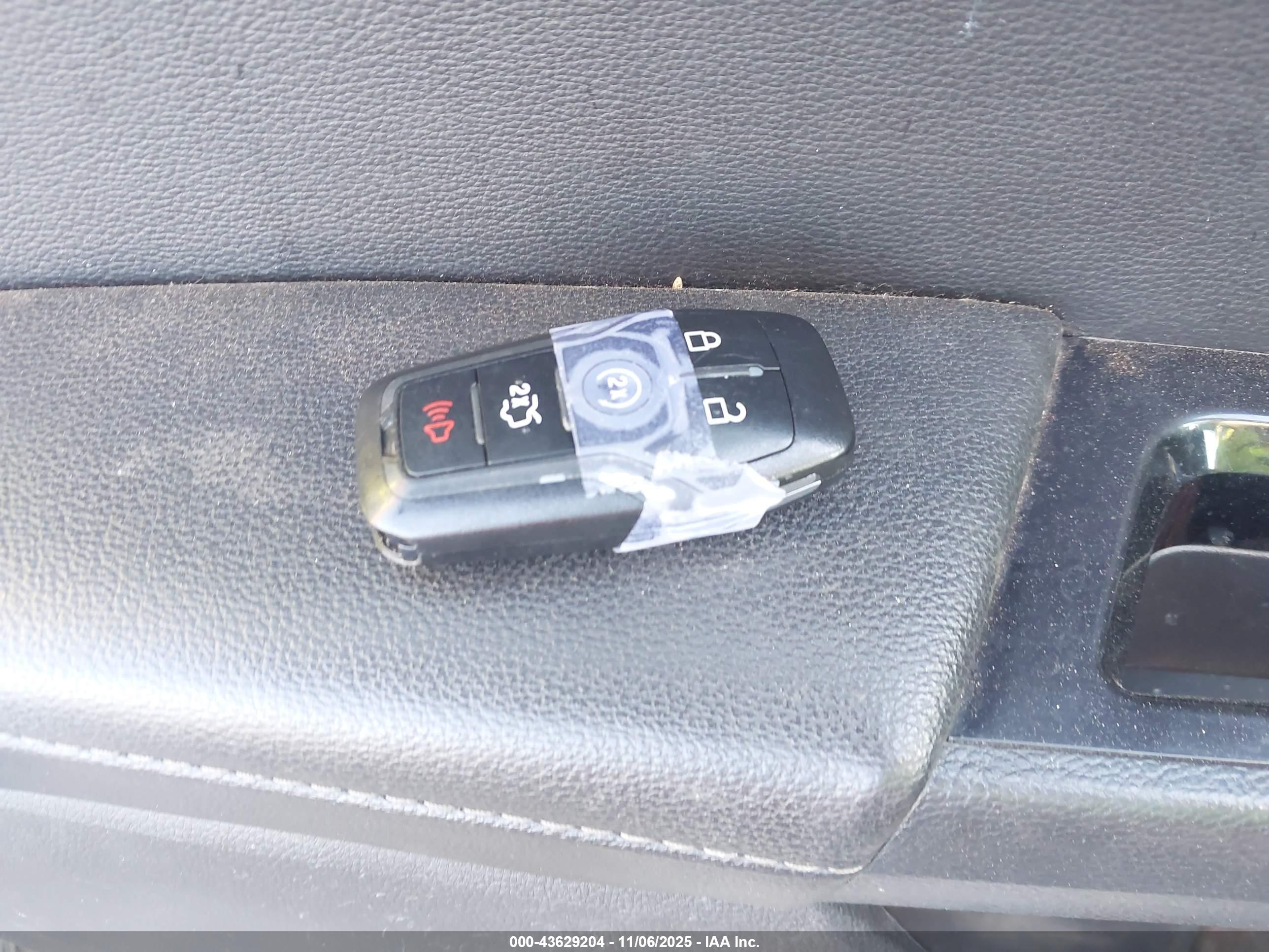 FORD FUSION image 11