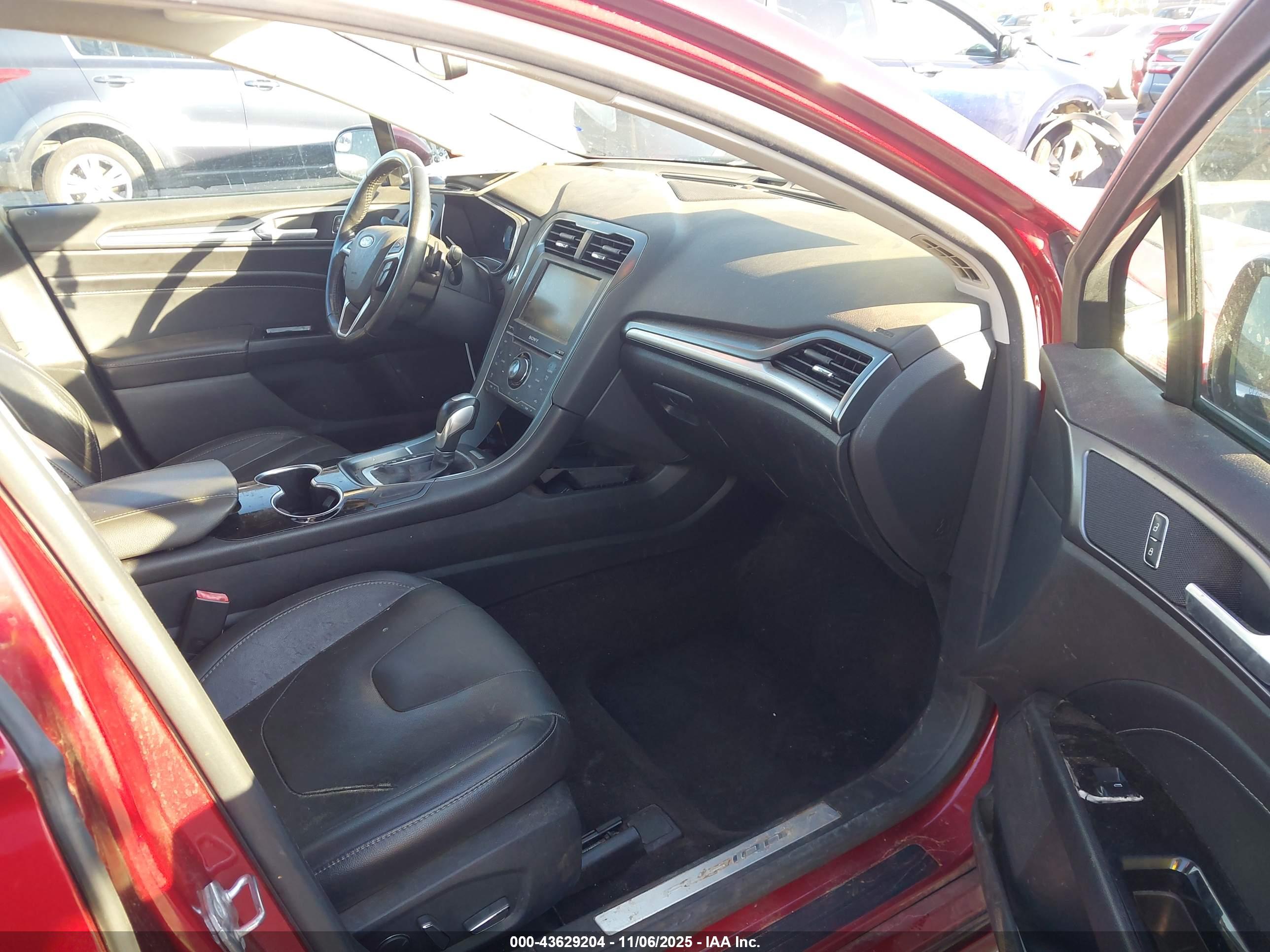FORD FUSION image 5