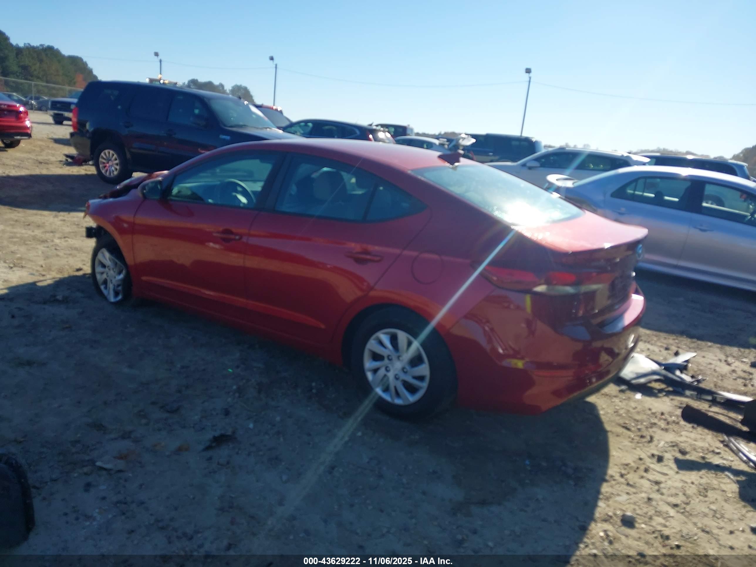 HYUNDAI ELANTRA image 3