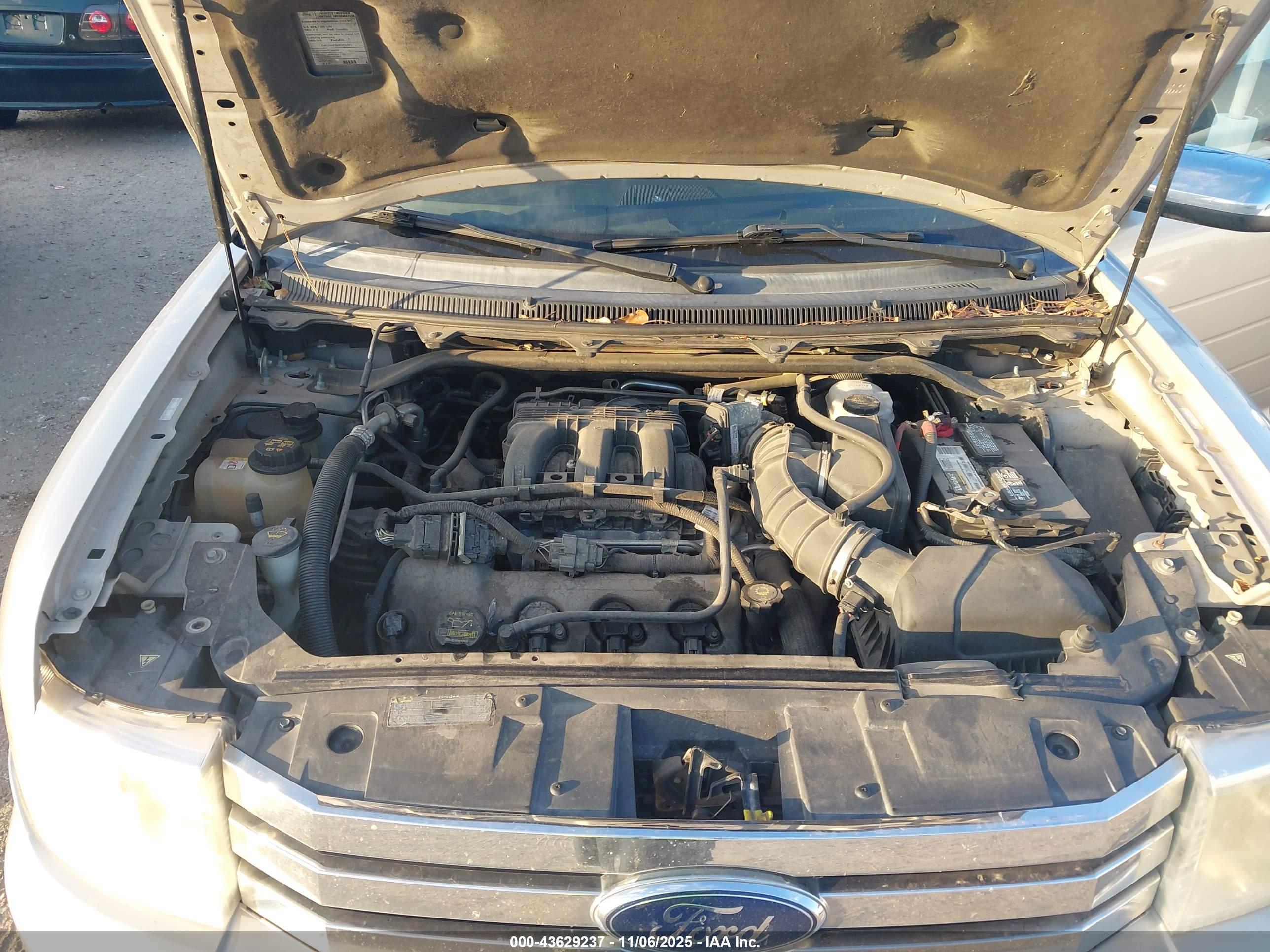 FORD FLEX image 10