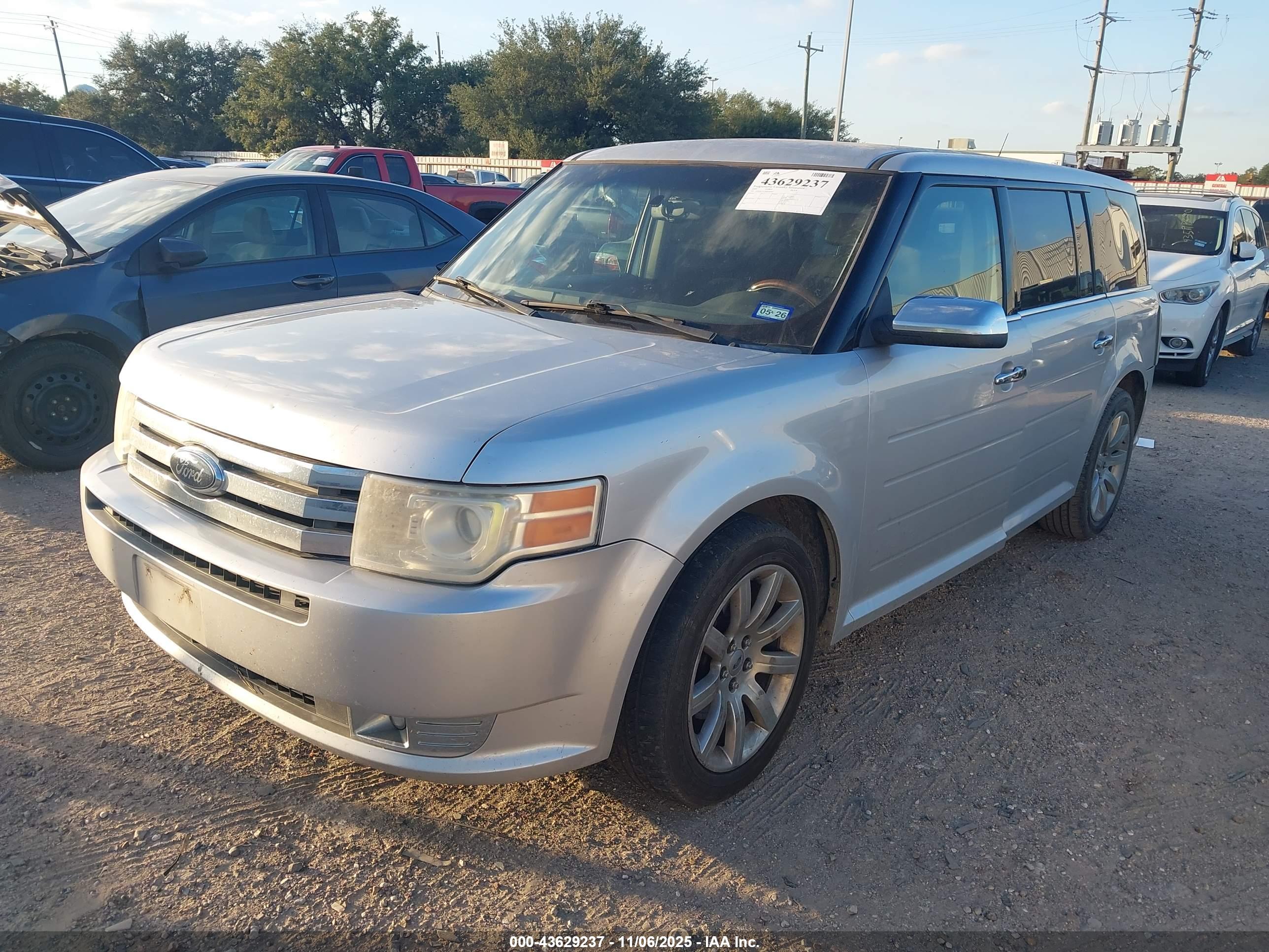 FORD FLEX image 2