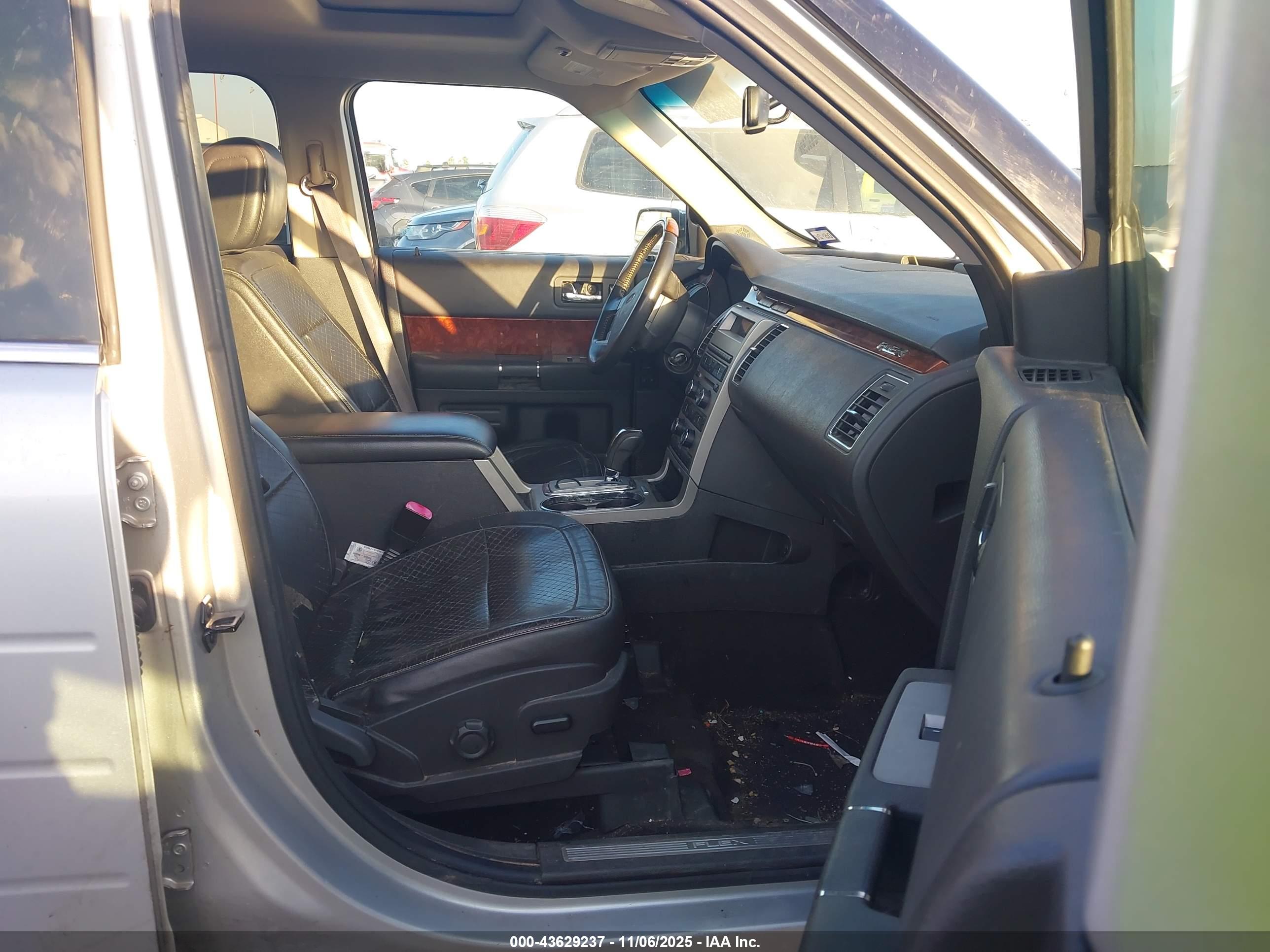 FORD FLEX image 5