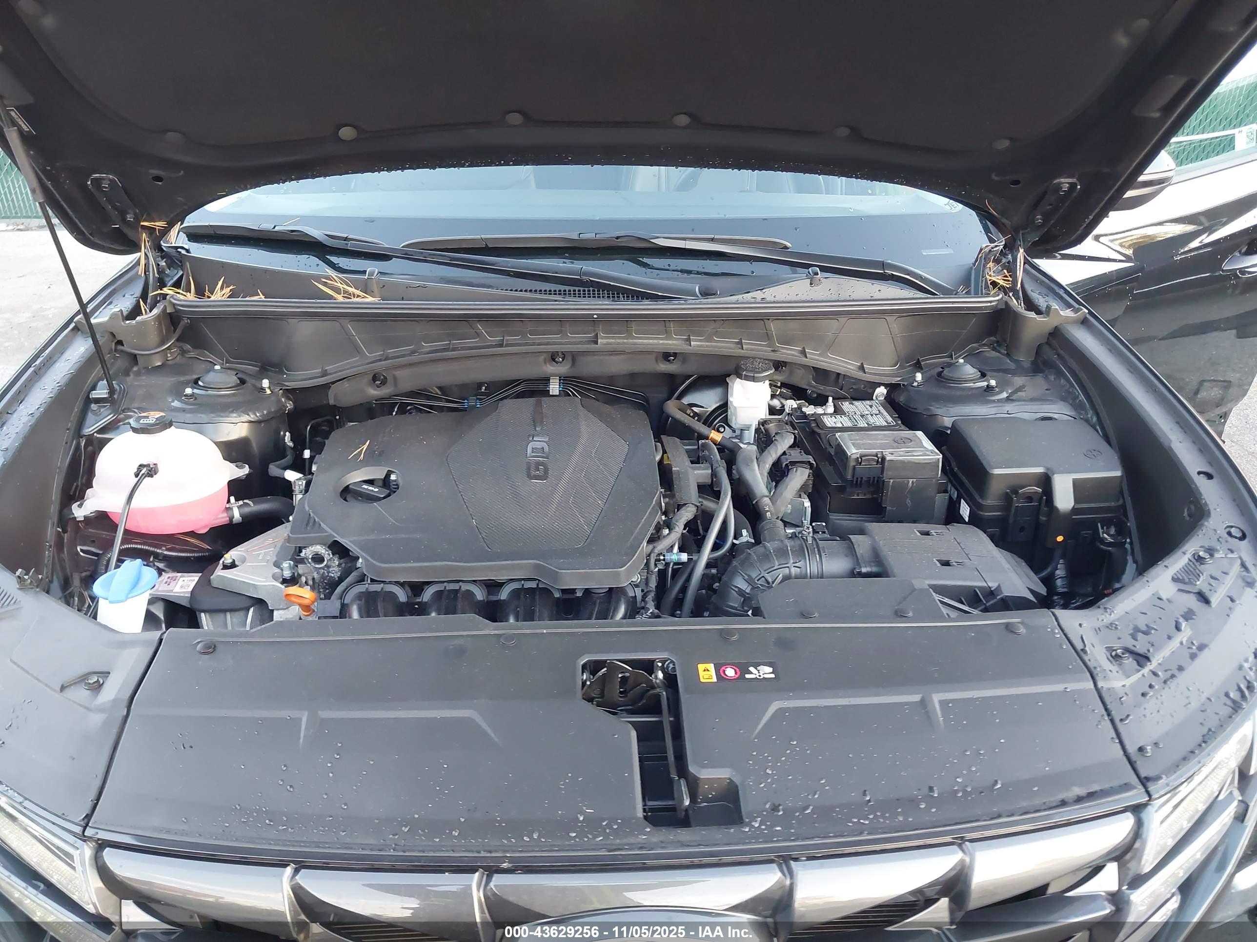 HYUNDAI TUCSON image 10