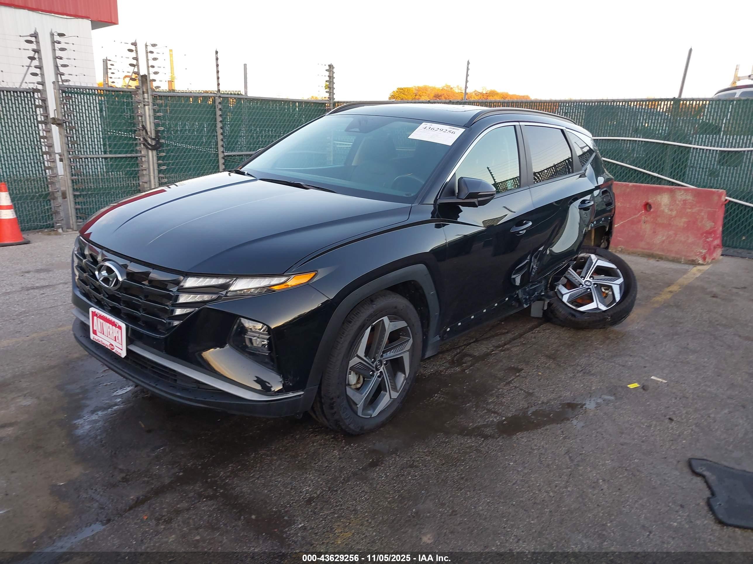 HYUNDAI TUCSON image 2