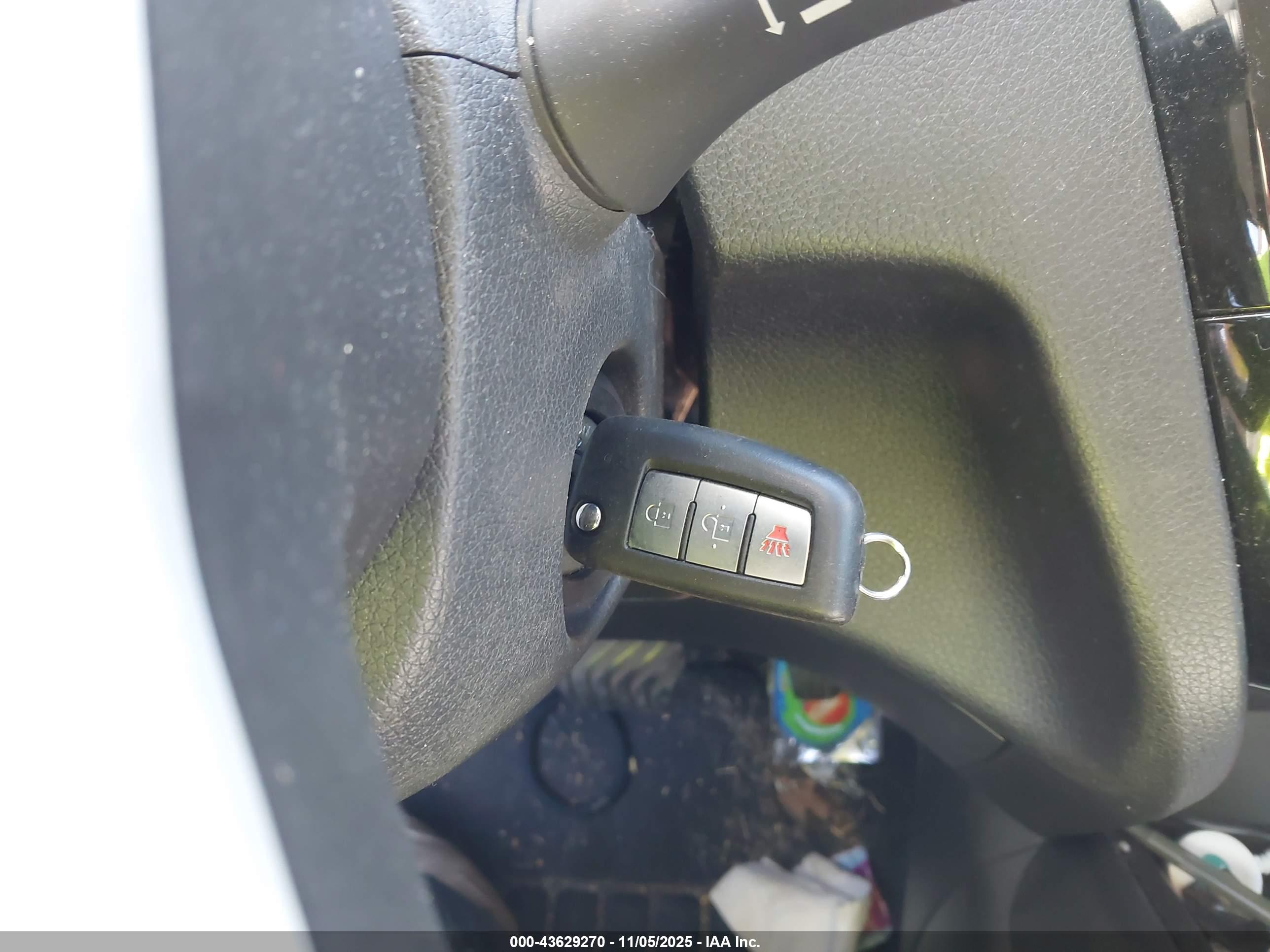 NISSAN ROGUE image 11