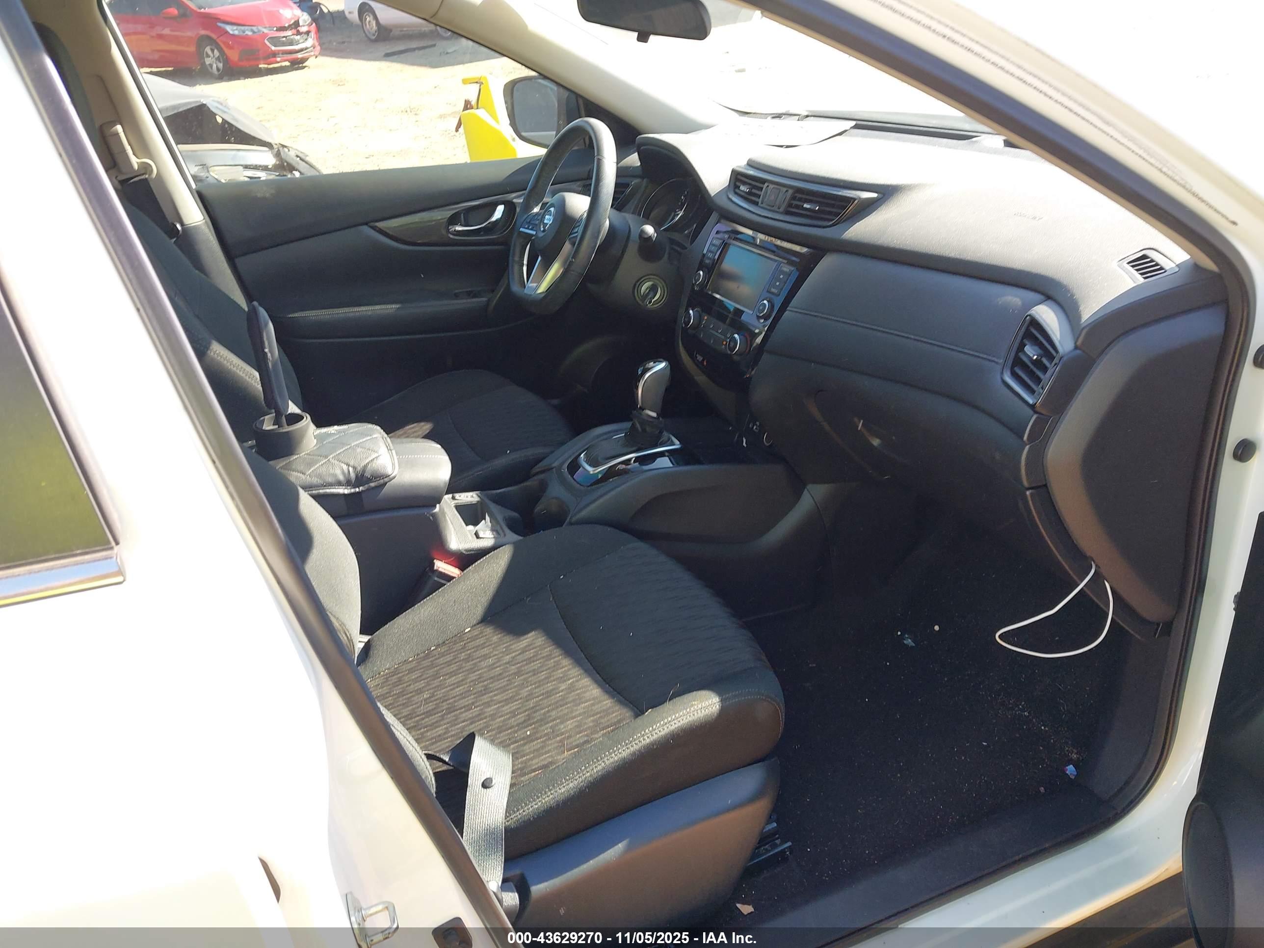 NISSAN ROGUE image 5