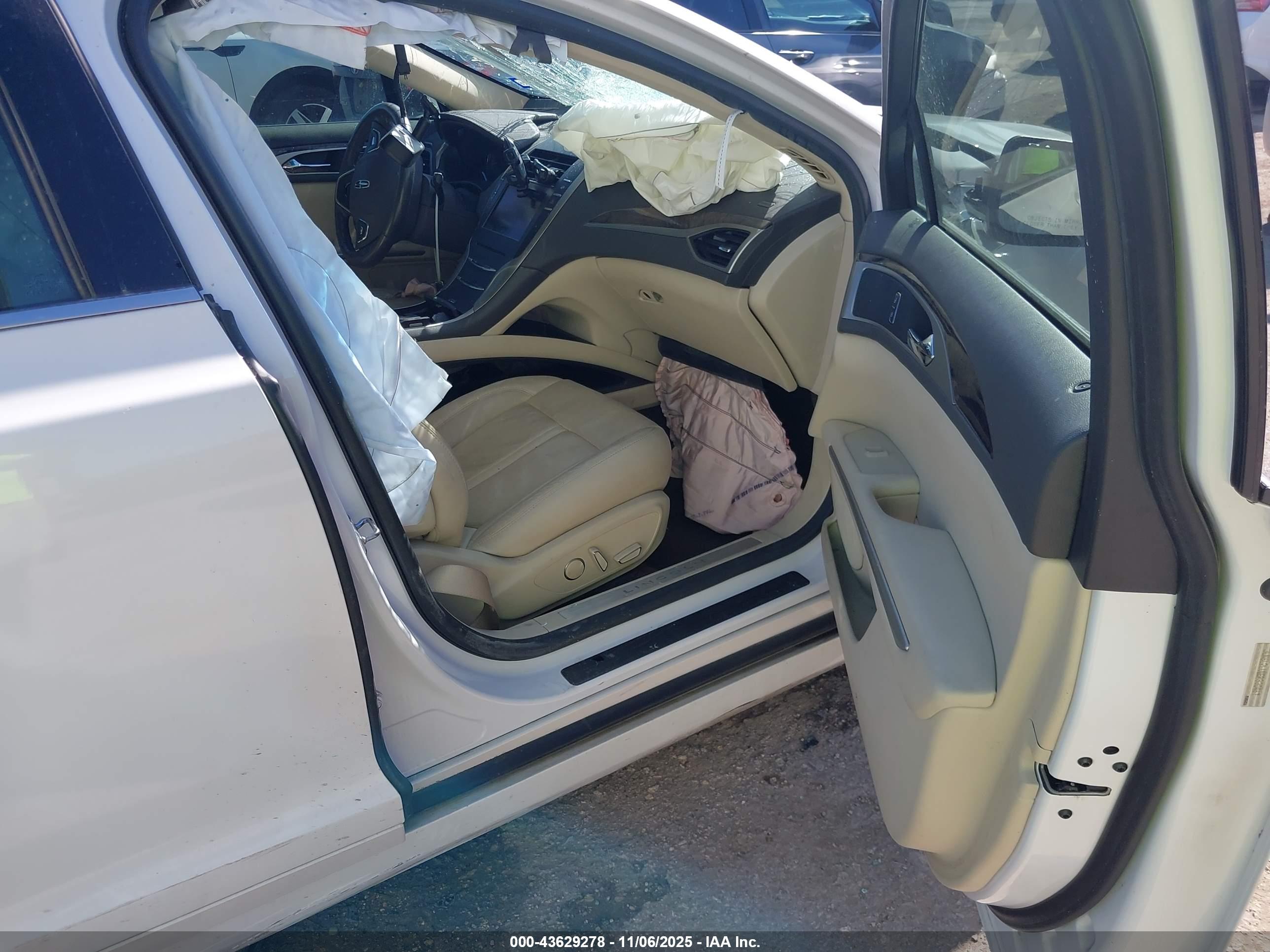 LINCOLN MKZ image 5