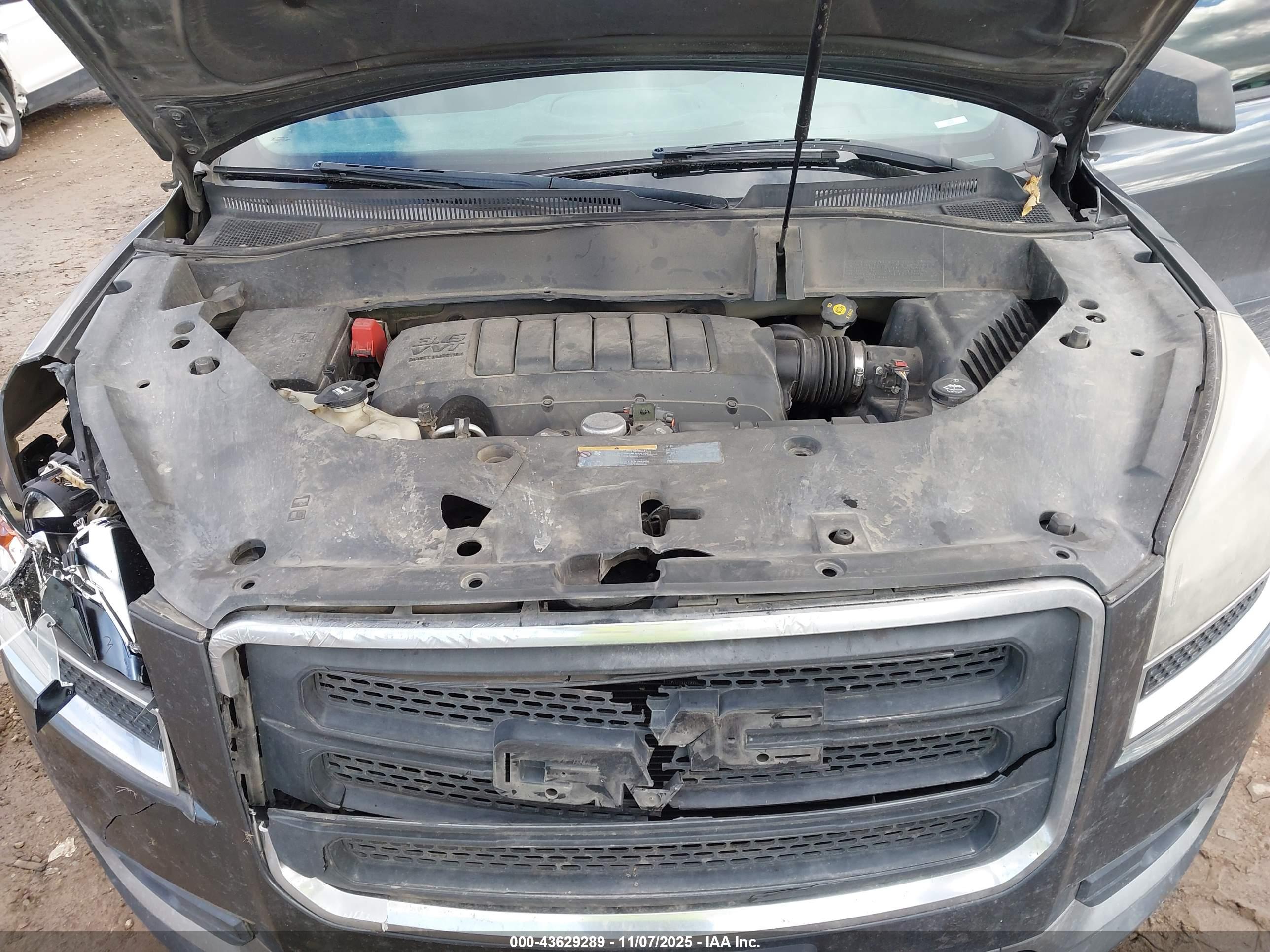 GMC ACADIA image 10